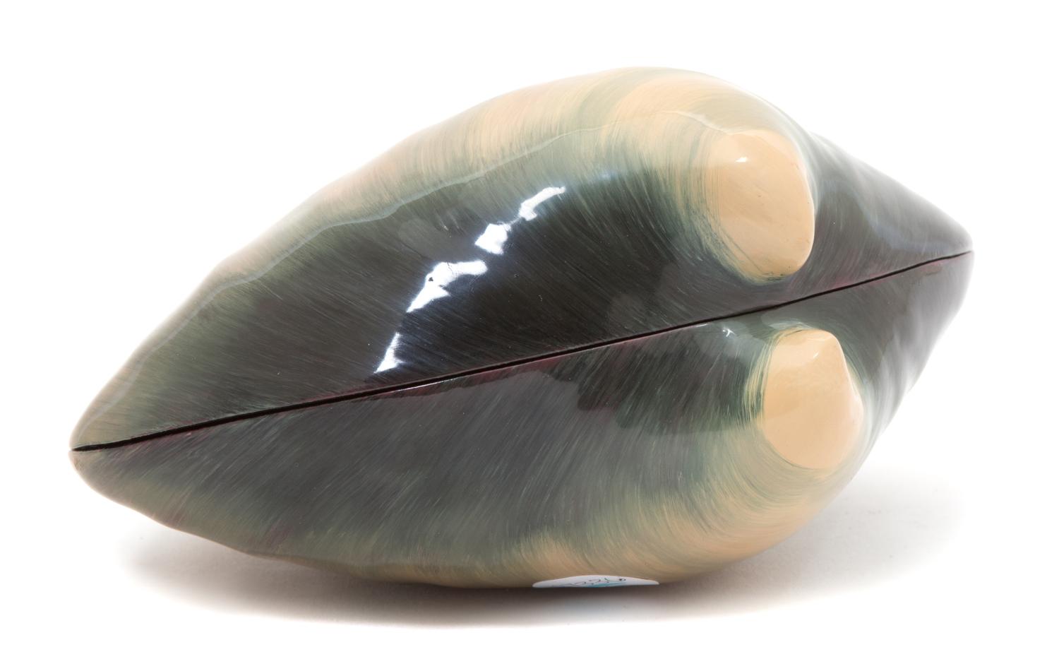 A Japanese Lacquered Clam Shell Box Length 8 1/2 inches. — 20TH CENTURY