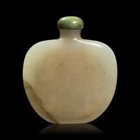A Chinese Greyish-White Jade Snuff Bottle, 18th/19th Century