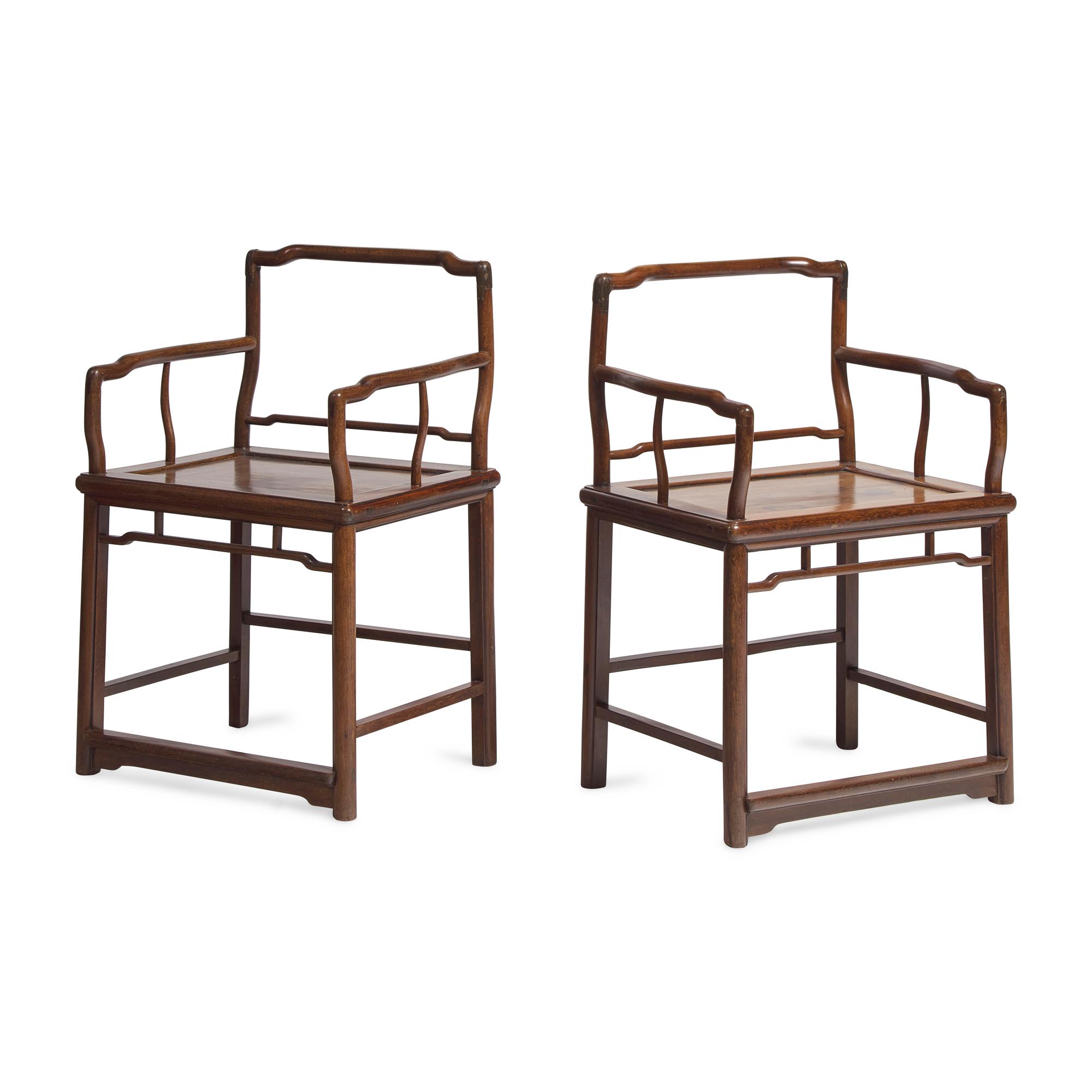 A Pair of Chinese Jichimu Lowback Armchairs, Meiguiyi, 19th/20th Century 清晚期 雞翅木玫瑰椅一對