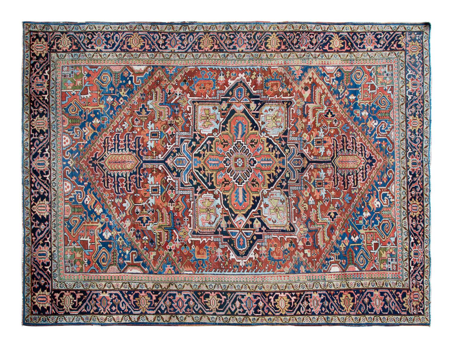 A Serapi Wool Rug — EARLY 20TH CENTURY