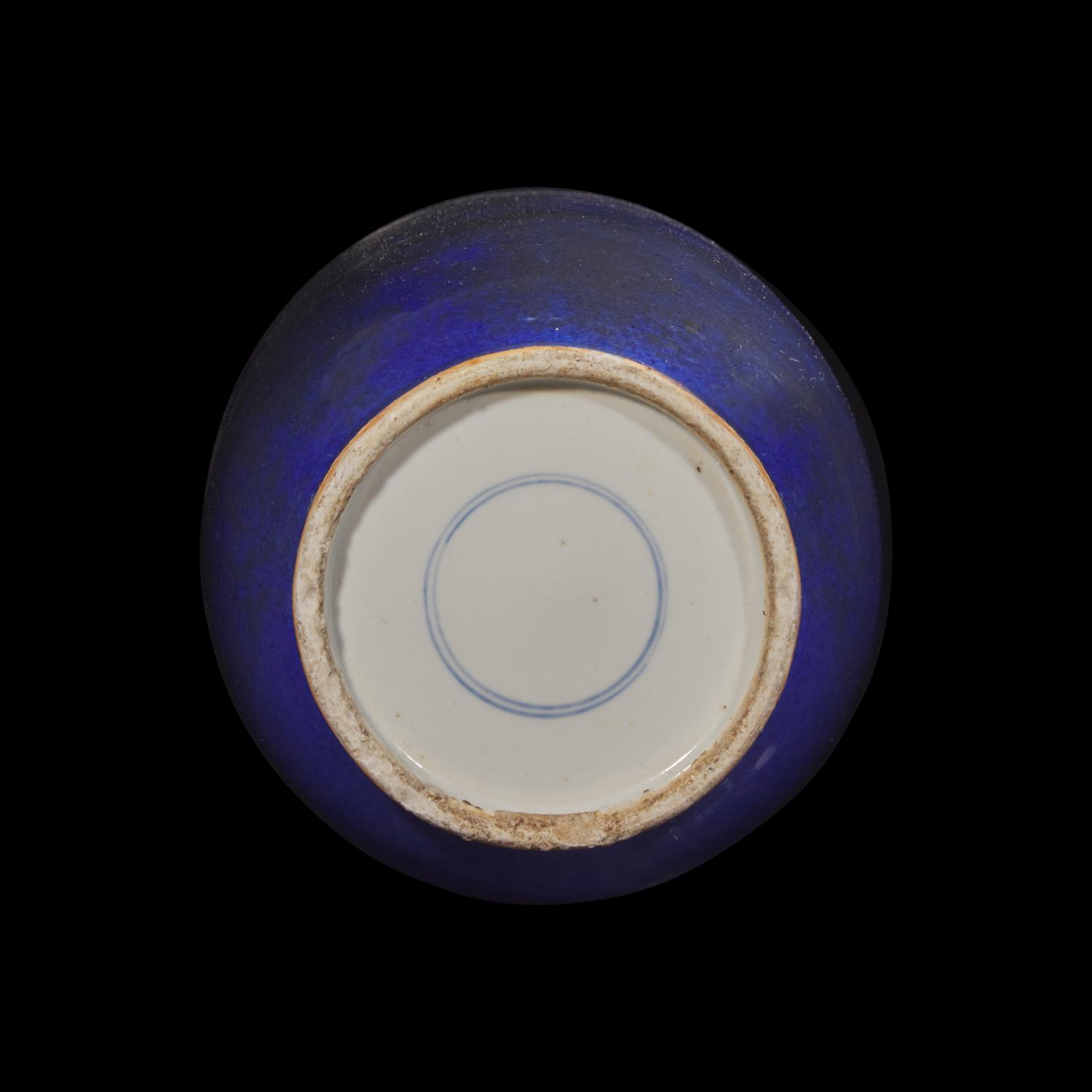 A Chinese Bleu Poudre Glazed Rouleau Vase, Late Qing Dynasty 清晚期 灑藍釉棒槌瓶