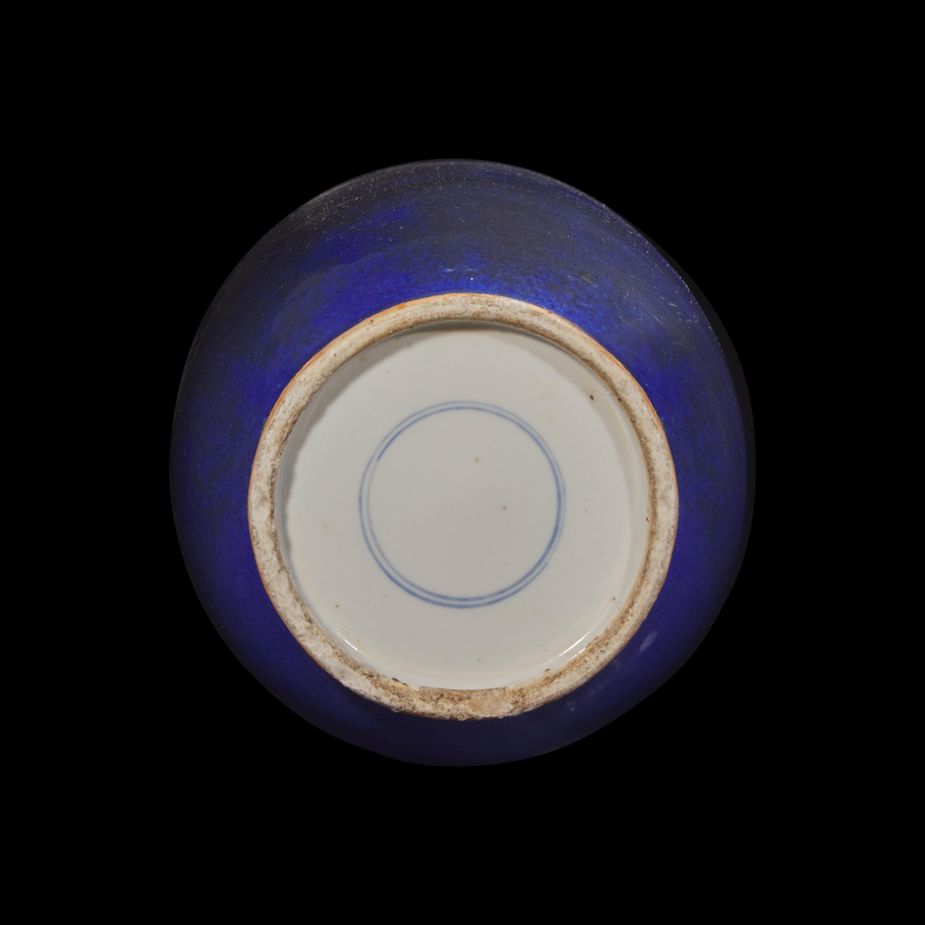 A Chinese Bleu Poudre Glazed Rouleau Vase, Late Qing Dynasty 清晚期 灑藍釉棒槌瓶
