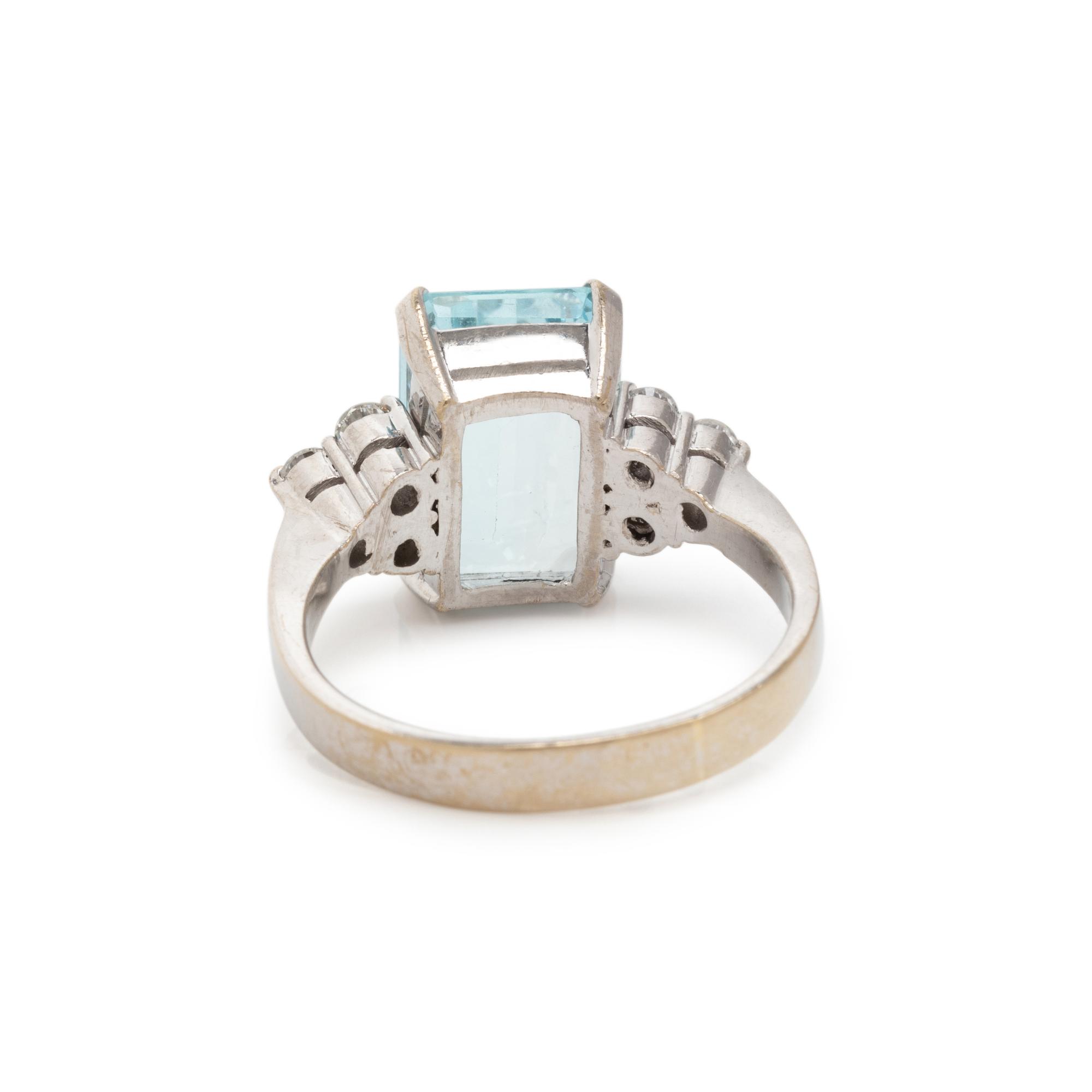 AQUAMARINE AND DIAMOND RING