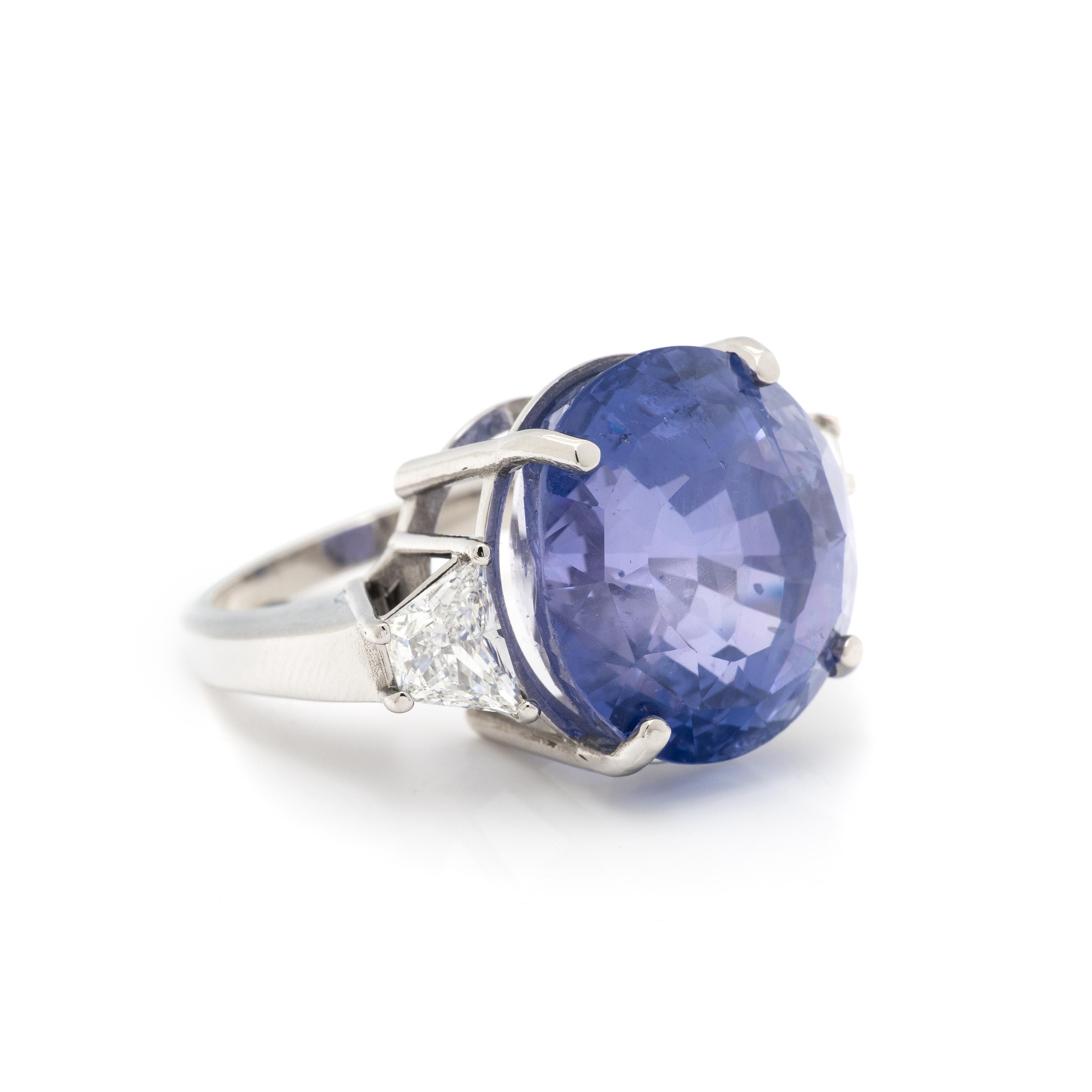 CEYLON COLOR-CHANGE SAPPHIRE AND DIAMOND RING