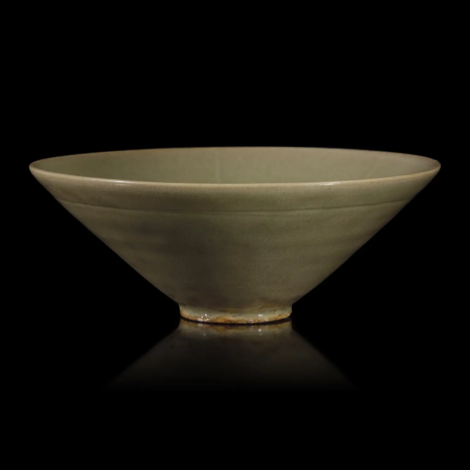 A Chinese Green Glazed Conical Bowl — 青釉斗笠碗| Freeman's