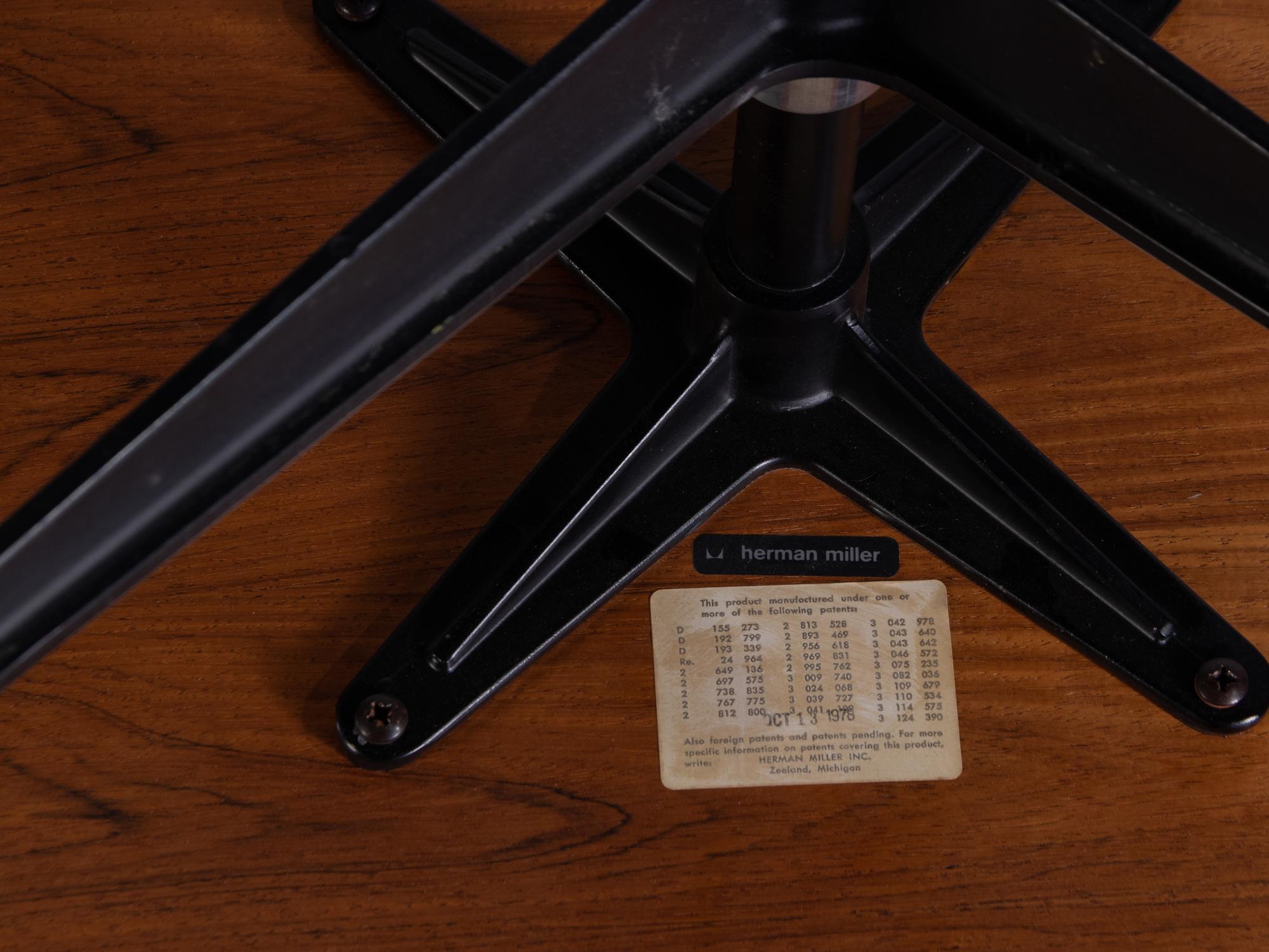 Lounge Chair and Ottoman, model 670 and model 671, c. 1978 Herman Miller, USA