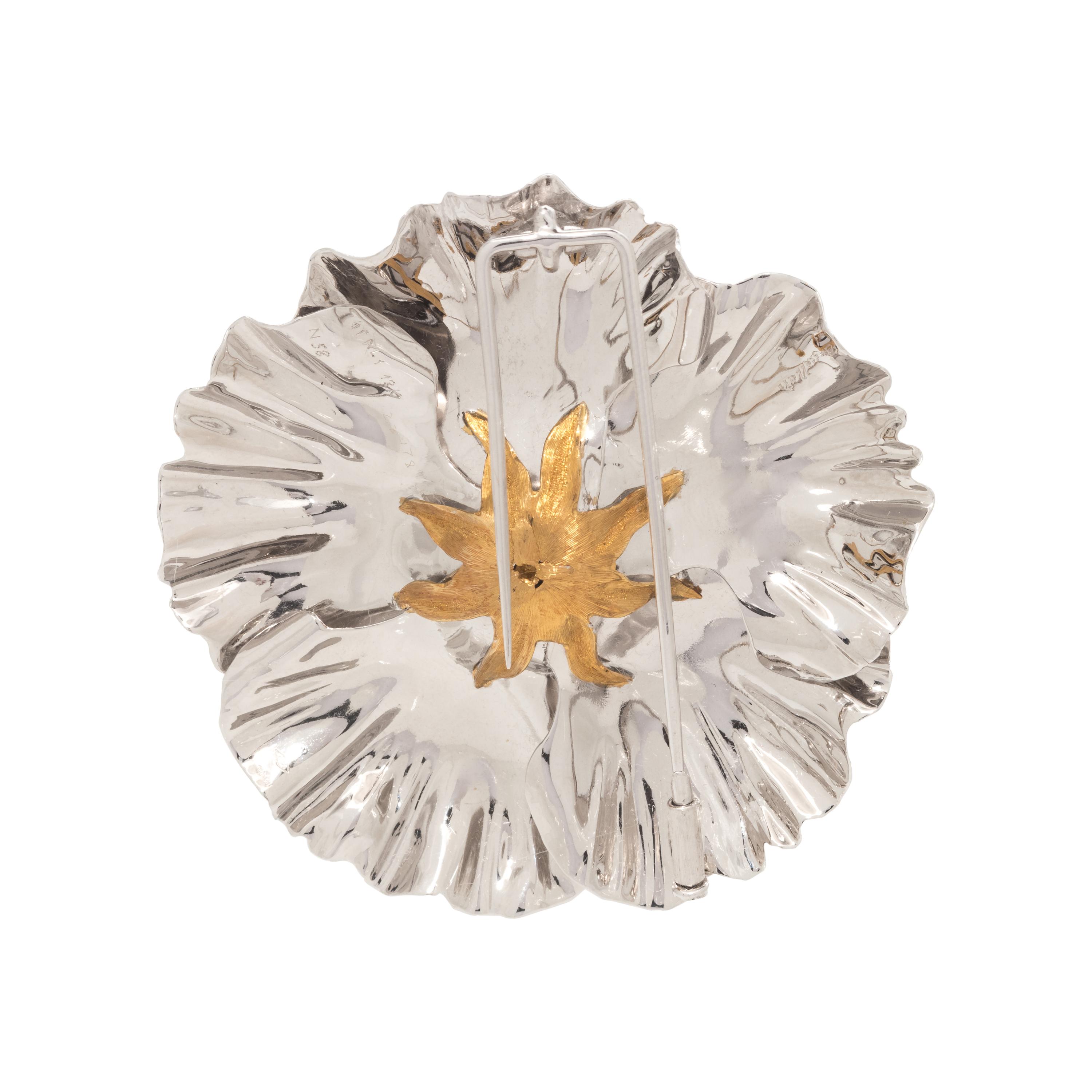 BUCCELLATI, BICOLOR GOLD FLOWER BROOCH