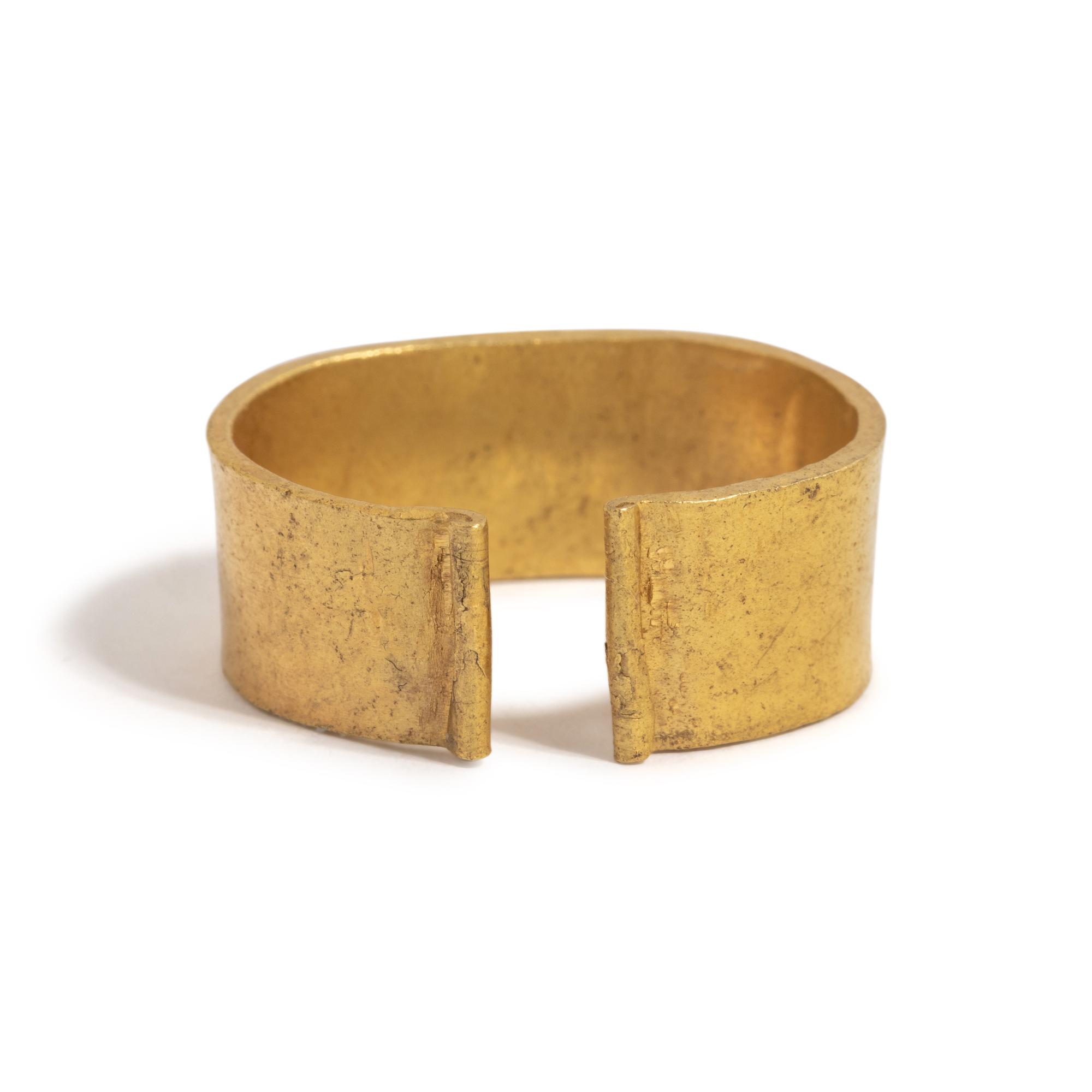 A Roman Style Gold Finger Ring