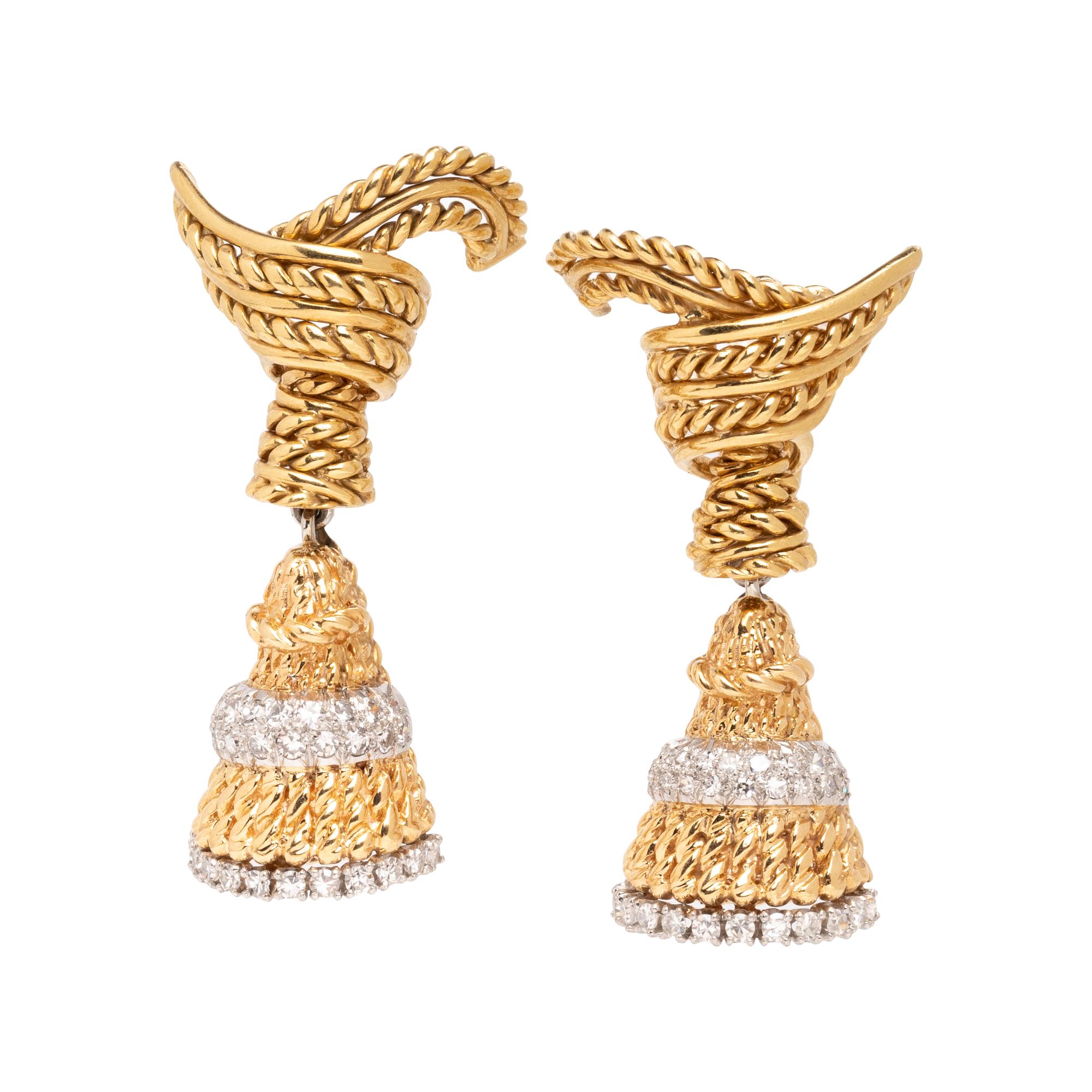 YELLOW GOLD AND DIAMOND EARCLIPS