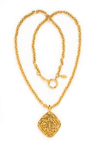 A Chanel Goldtone Necklace, 33".