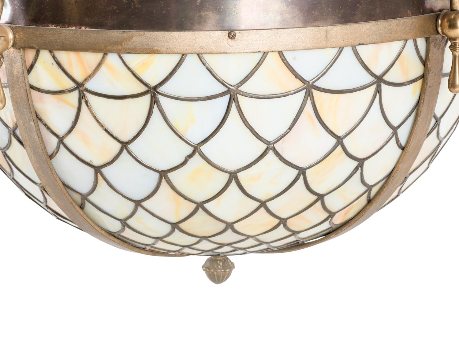An American Leaded Glass Twelve-Light Chandelier