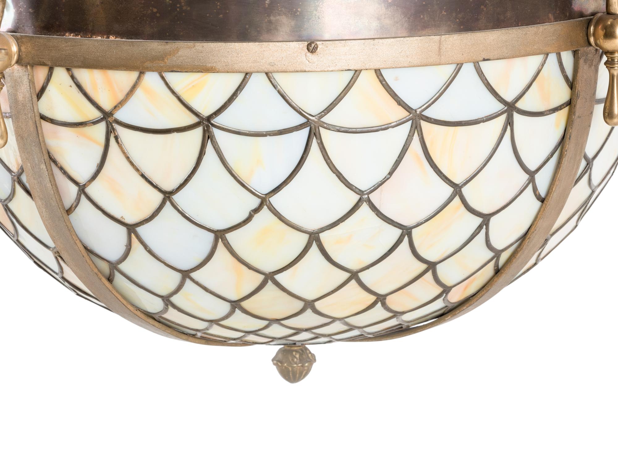 An American Leaded Glass Twelve-Light Chandelier