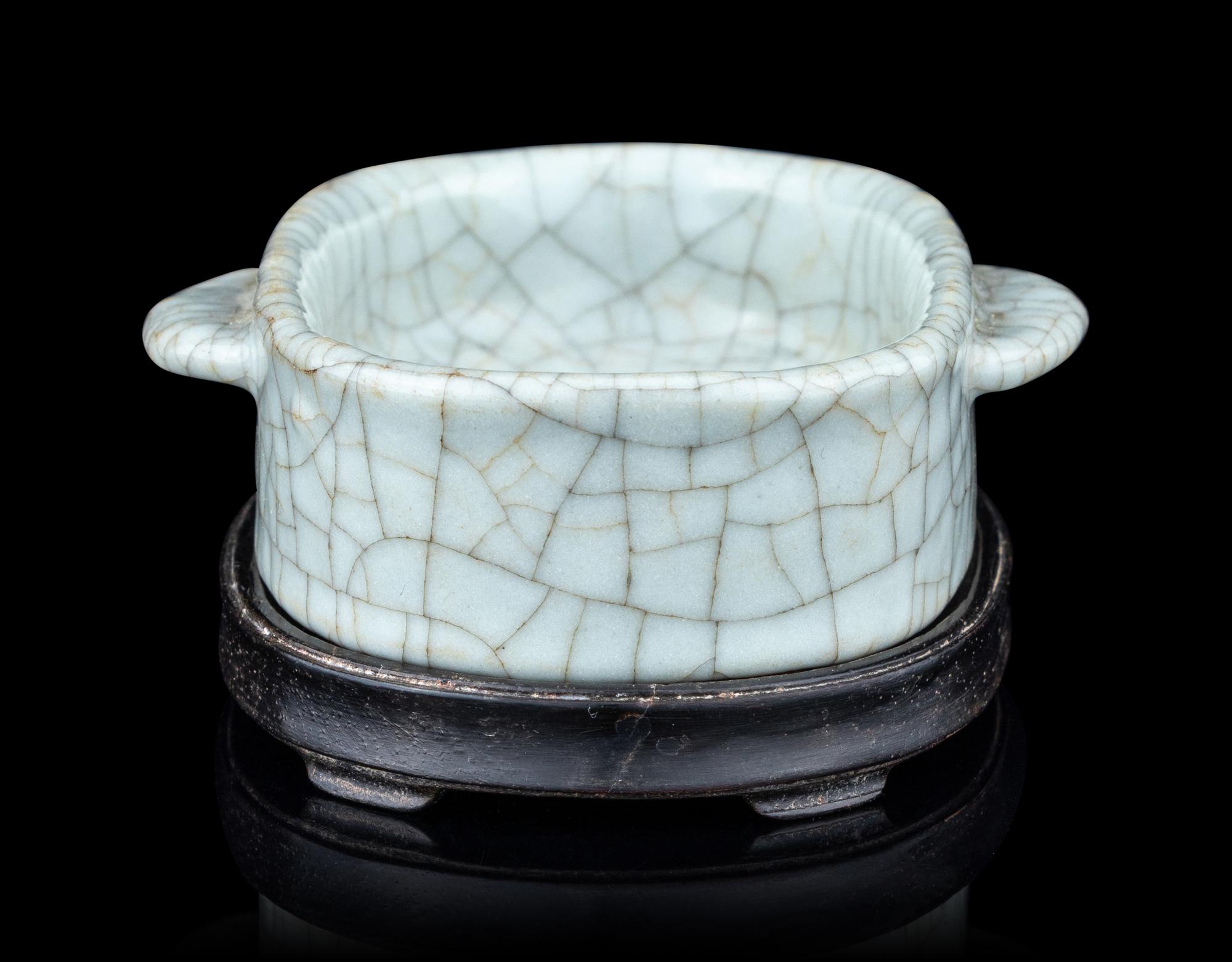 A Ge- Type Porcelain Ear Cup-Form Washer, Xi