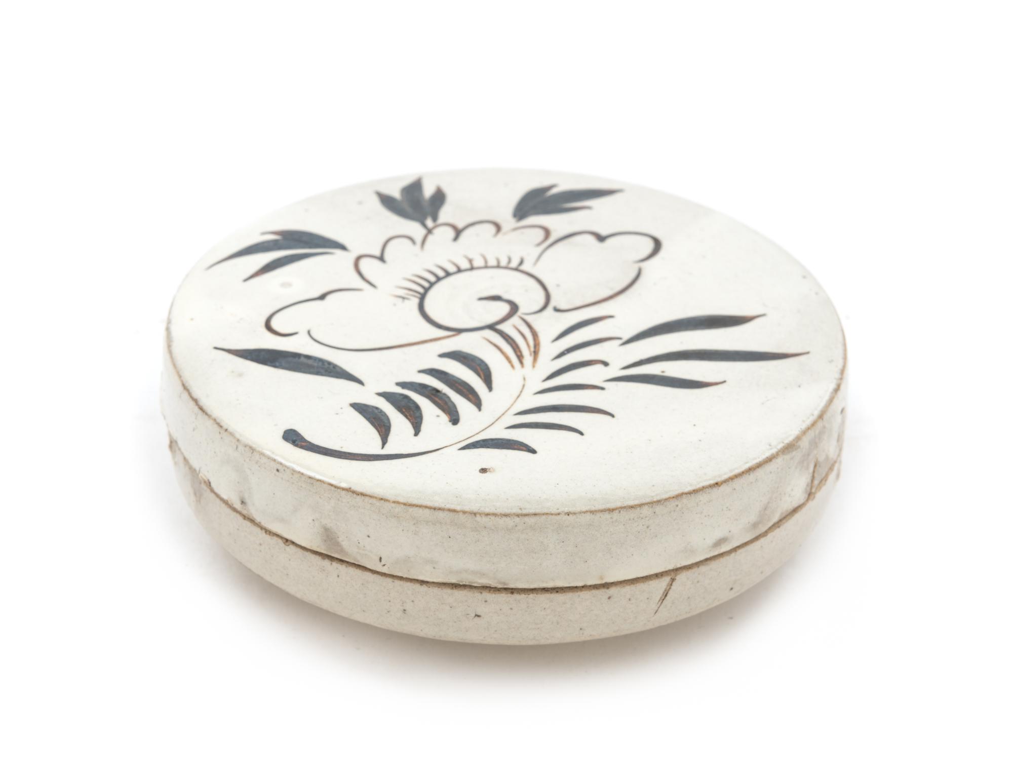 A Chinese Cizhou -Style Stoneware Circular Covered Box