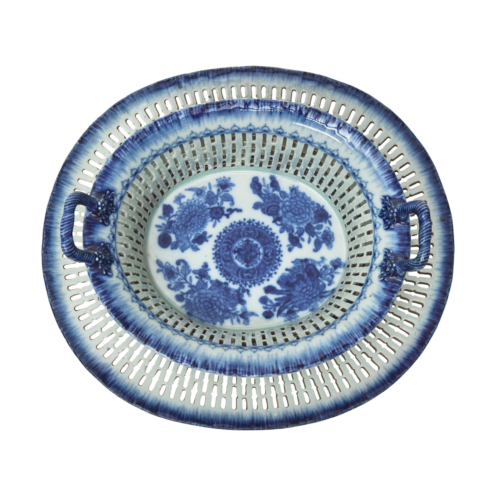 A Chinese Export Porcelain Fitzhugh Reticulated Chestnut Basket and Undertray