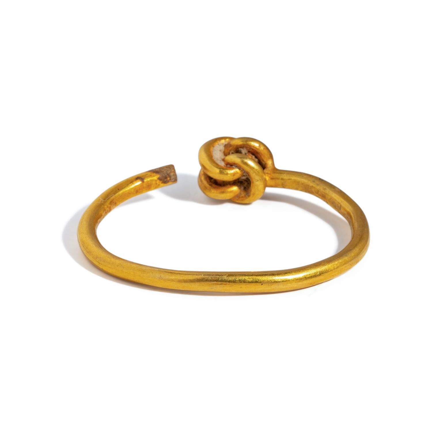 A Roman Gold Knot Bracelet