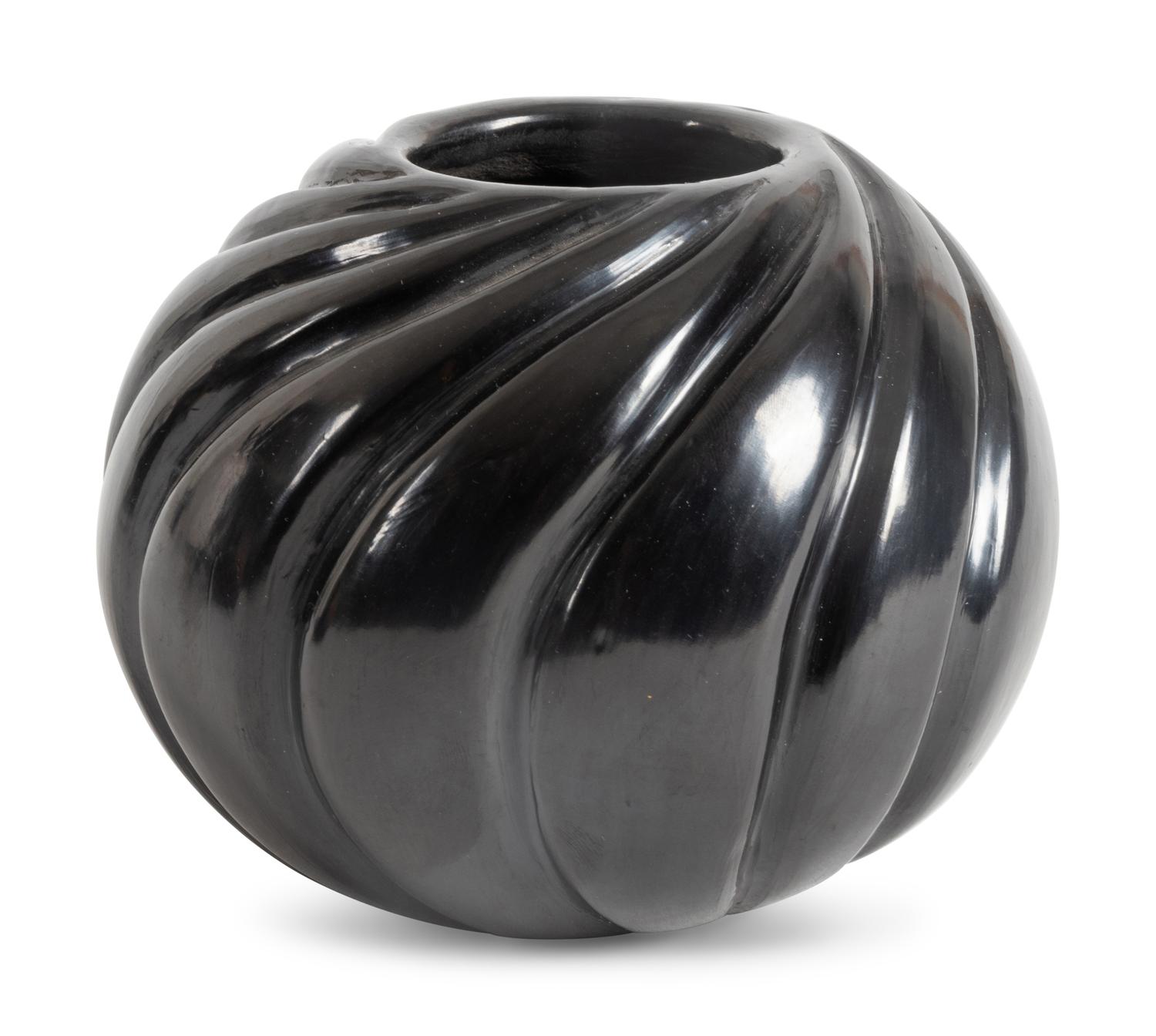 Miniature Swirl Pottery, PLUS