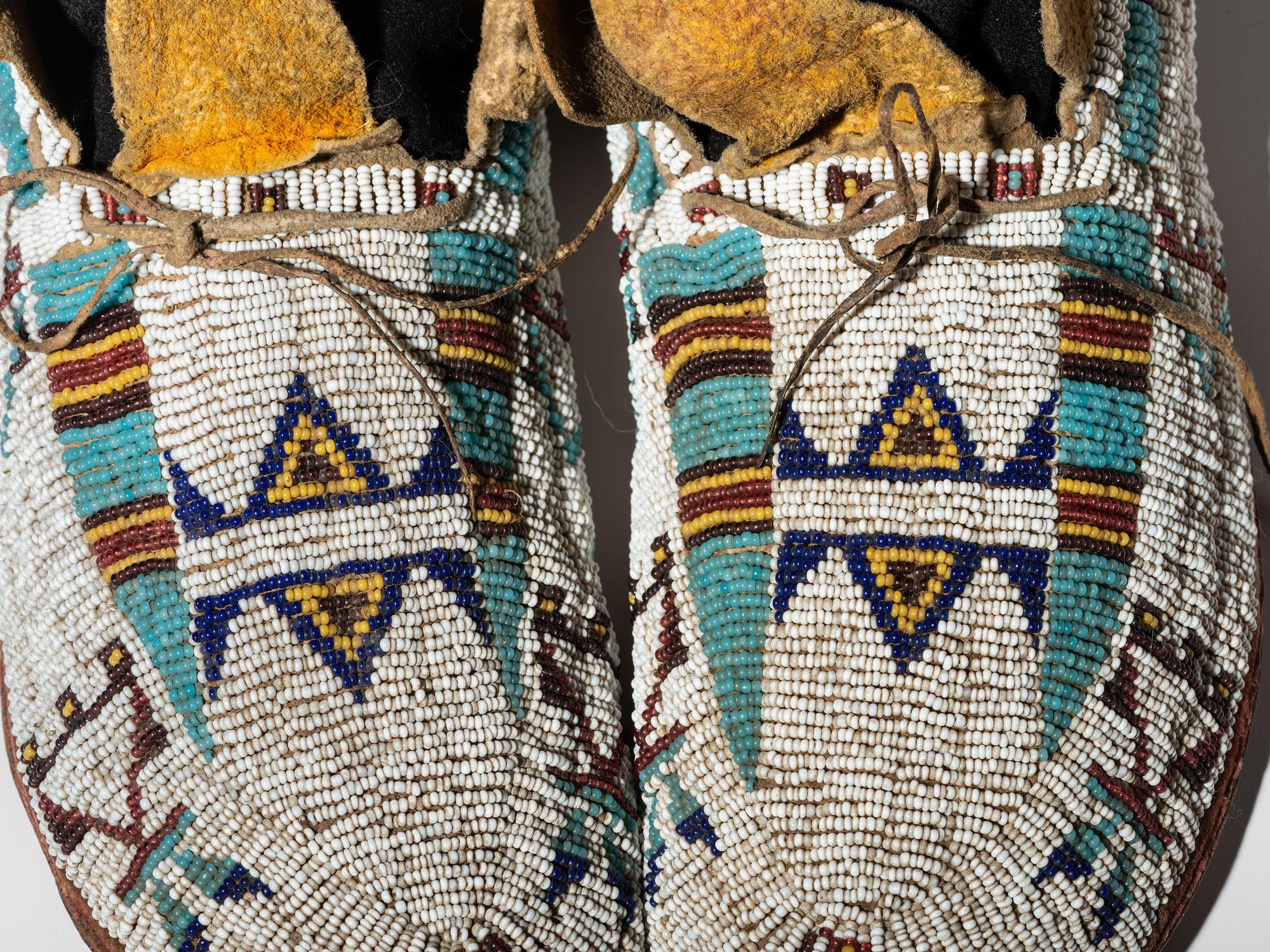 Cheyenne / Arapaho Beaded Hide Moccasins