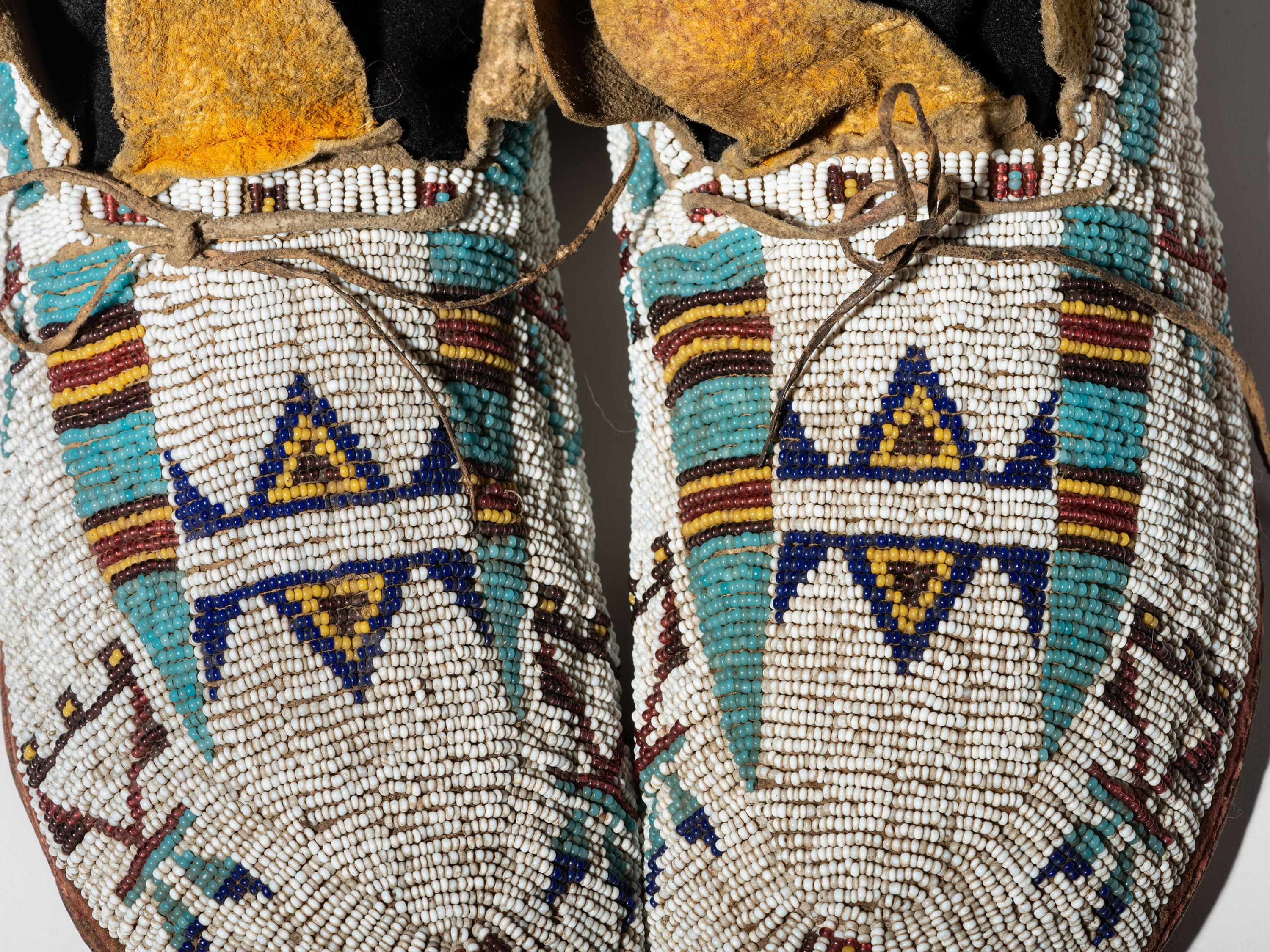Cheyenne / Arapaho Beaded Hide Moccasins