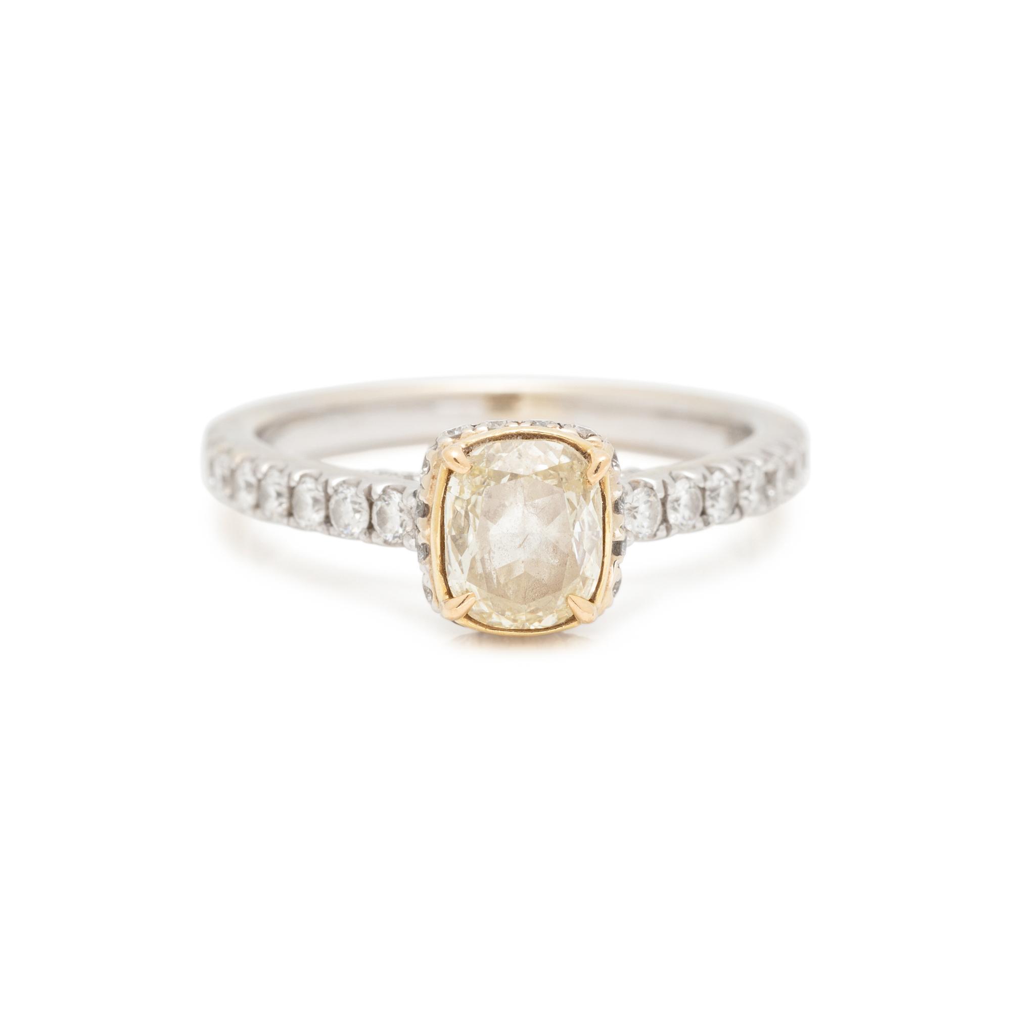 WHITE GOLD, DIAMOND, AND COLORED DIAMOND RING