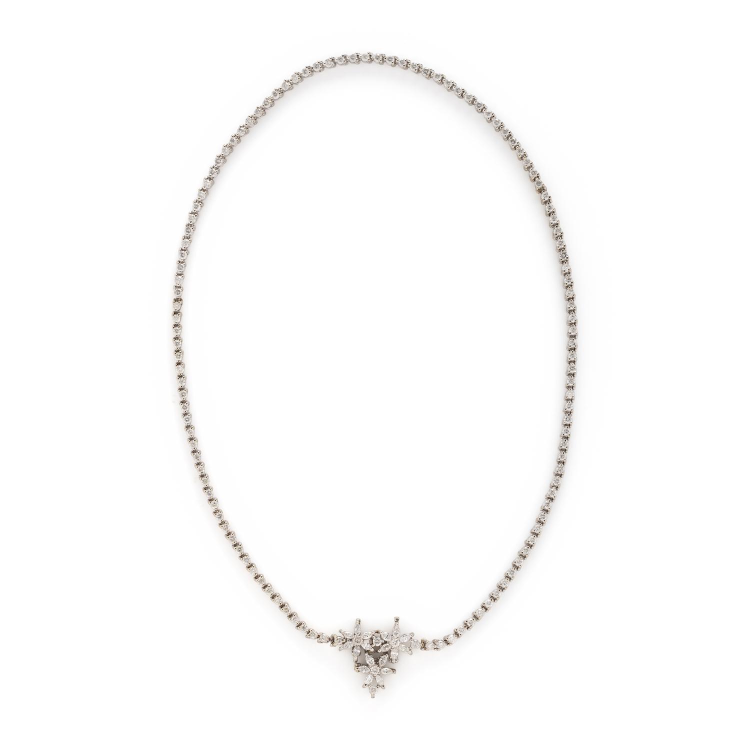 DIAMOND AND WHITE GOLD FLOWER NECKLACE