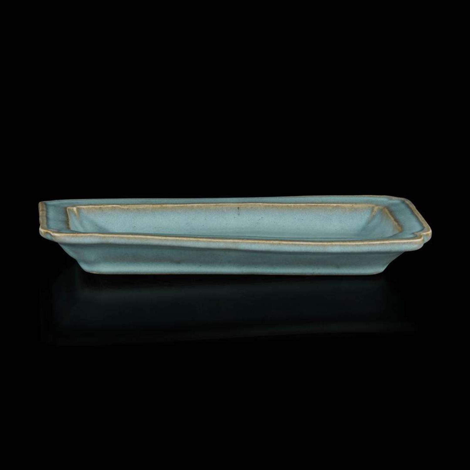 A Chinese Junyao rectangular dish 钧窑方盘 Jin dynasty or later ????