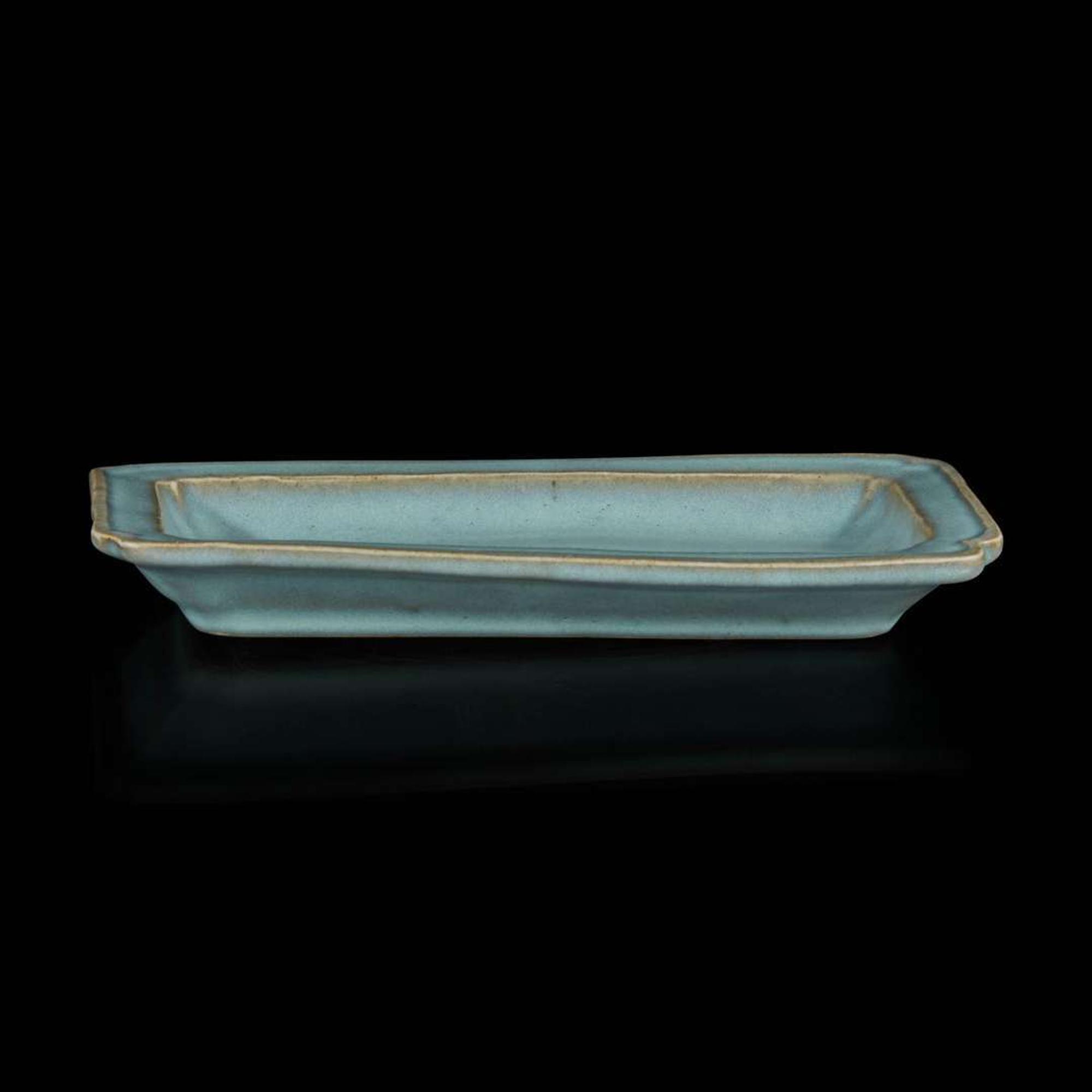 A Chinese Junyao rectangular dish 钧窑方盘 Jin dynasty or later ????
