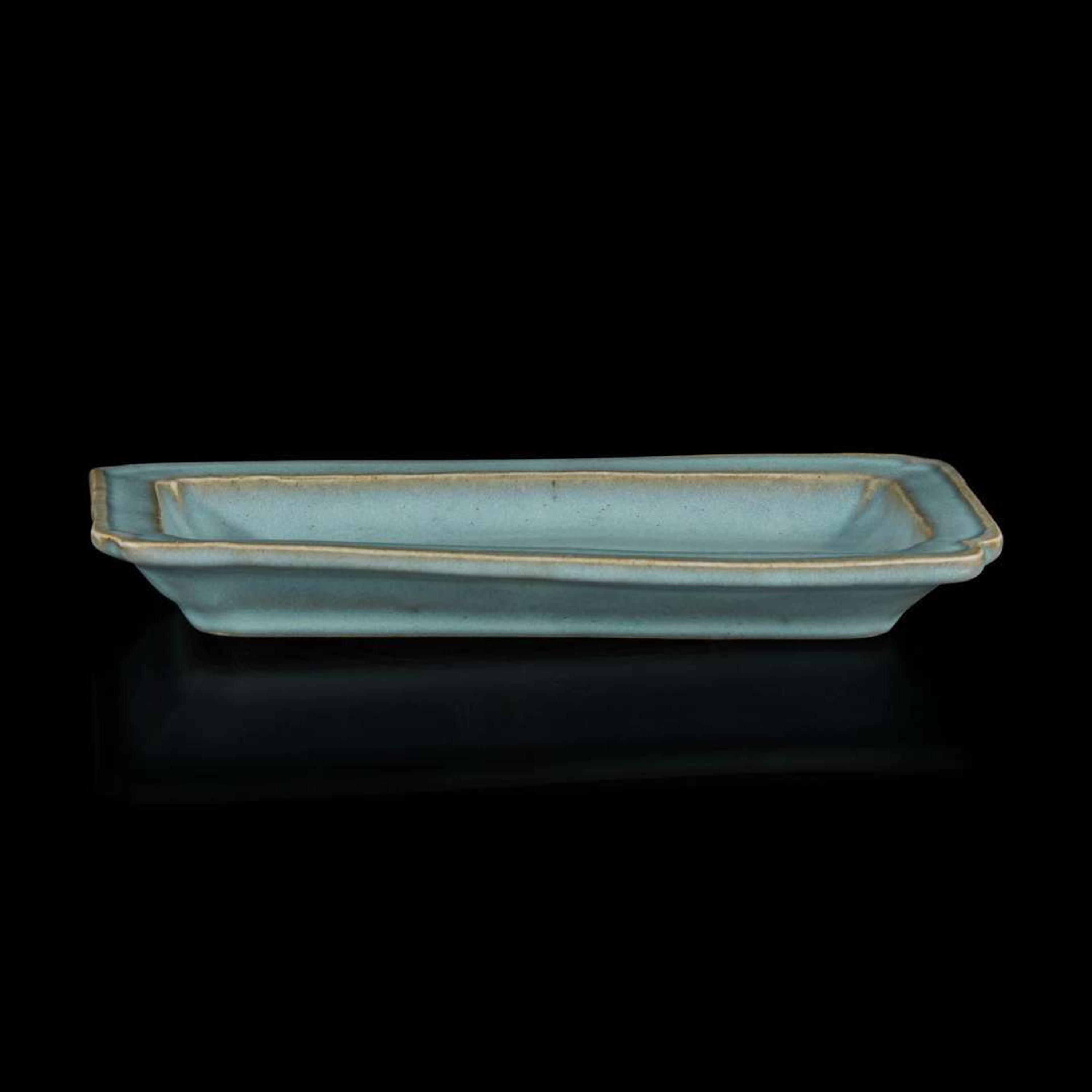 A Chinese Junyao rectangular dish 钧窑方盘 Jin dynasty or later ????