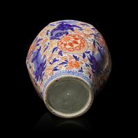 A Japanese Imari Porcelain Jar and Cover, Late Edo-Meiji Period