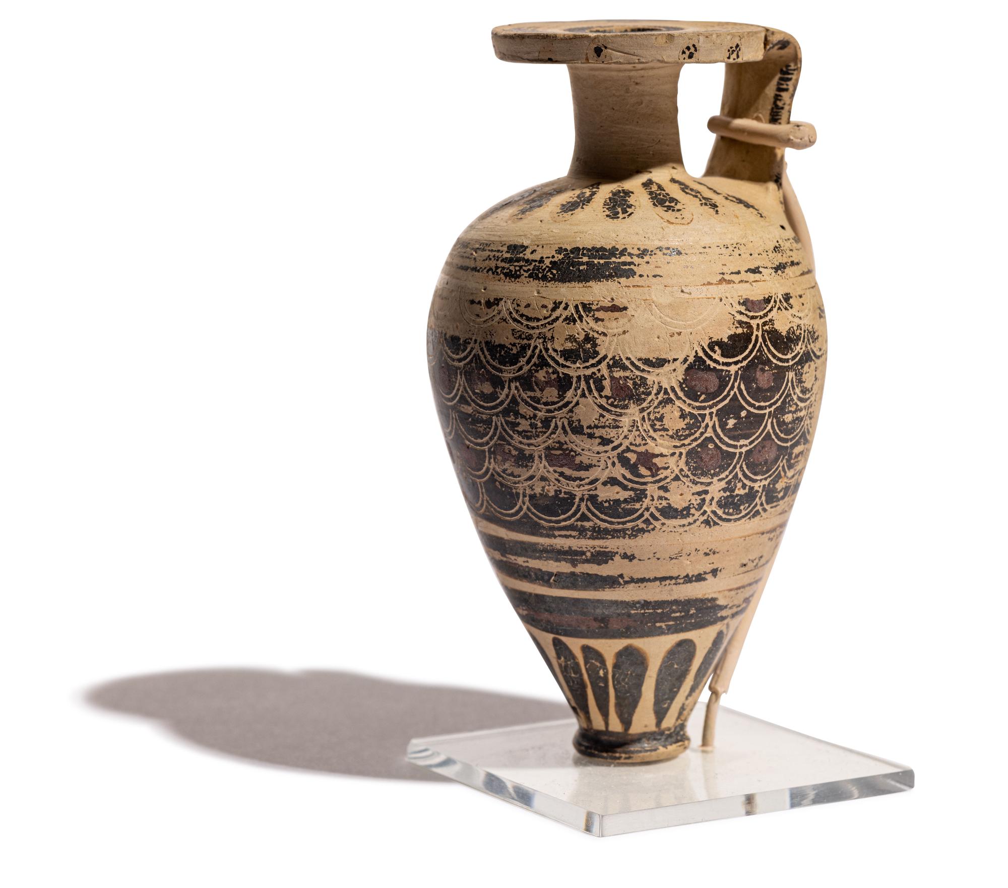 A Corinthian Pottery Aryballos