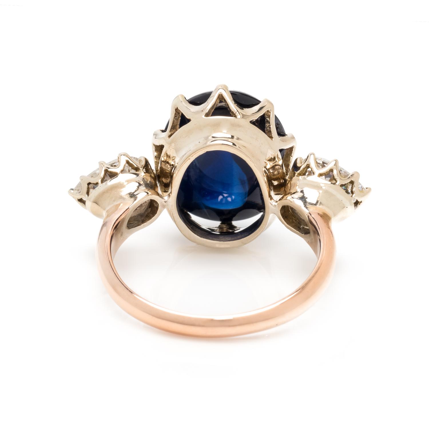 SAPPHIRE AND DIAMOND RING
