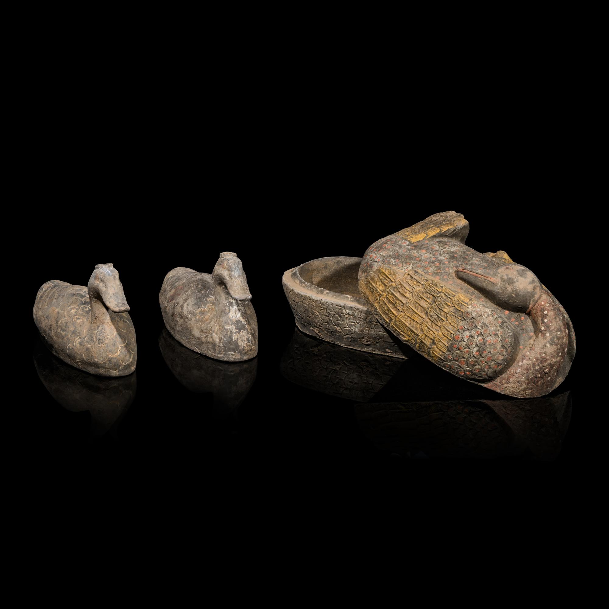 Three Chinese Painted Grey Pottery Figures of Ducks, Han Dynasty — 漢 灰陶彩繪大陶鴨三隻