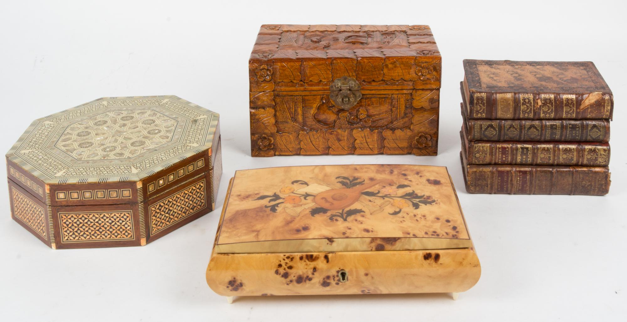 A Collection of Decorative Table Articles Width of first 9 1/4 inches. — 20TH CENTURY
