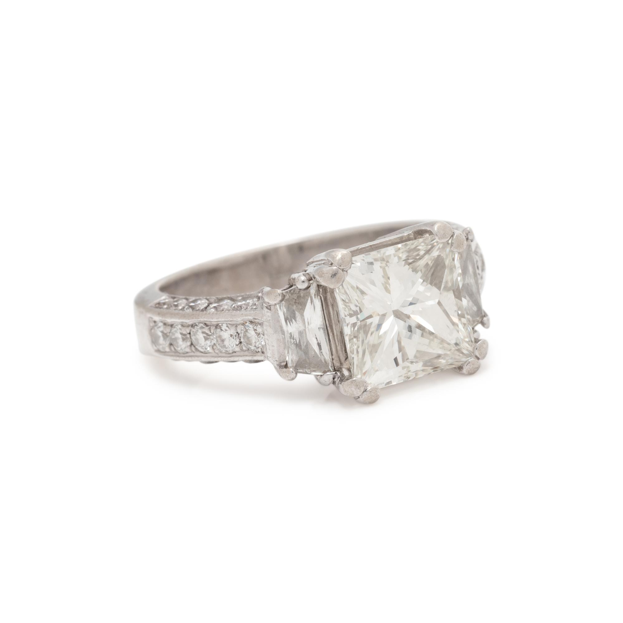 DIAMOND RING