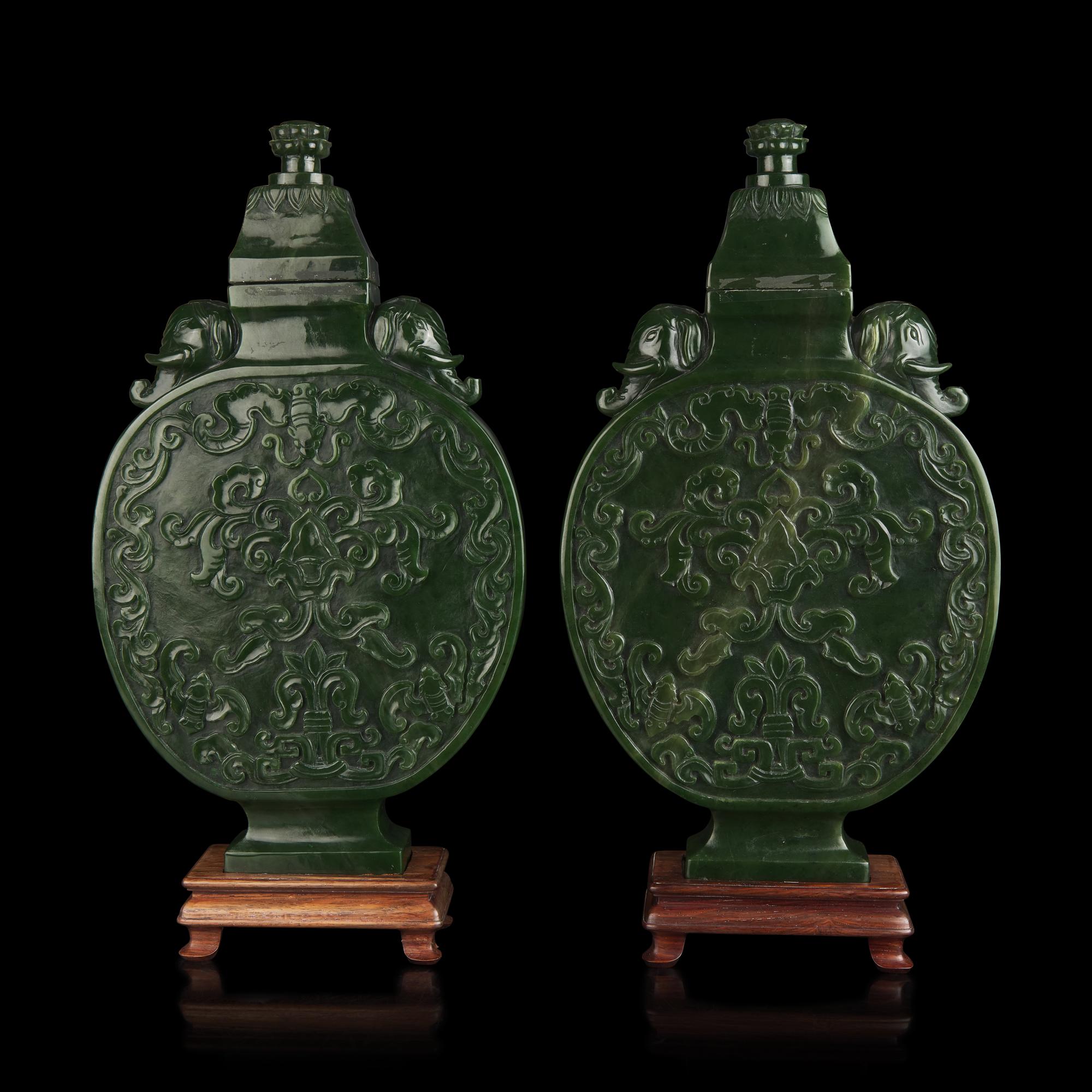 A Pair of Chinese Spinach Jade Moon Flasks and Covers, 20th Century 近代 碧玉抱月瓶一對