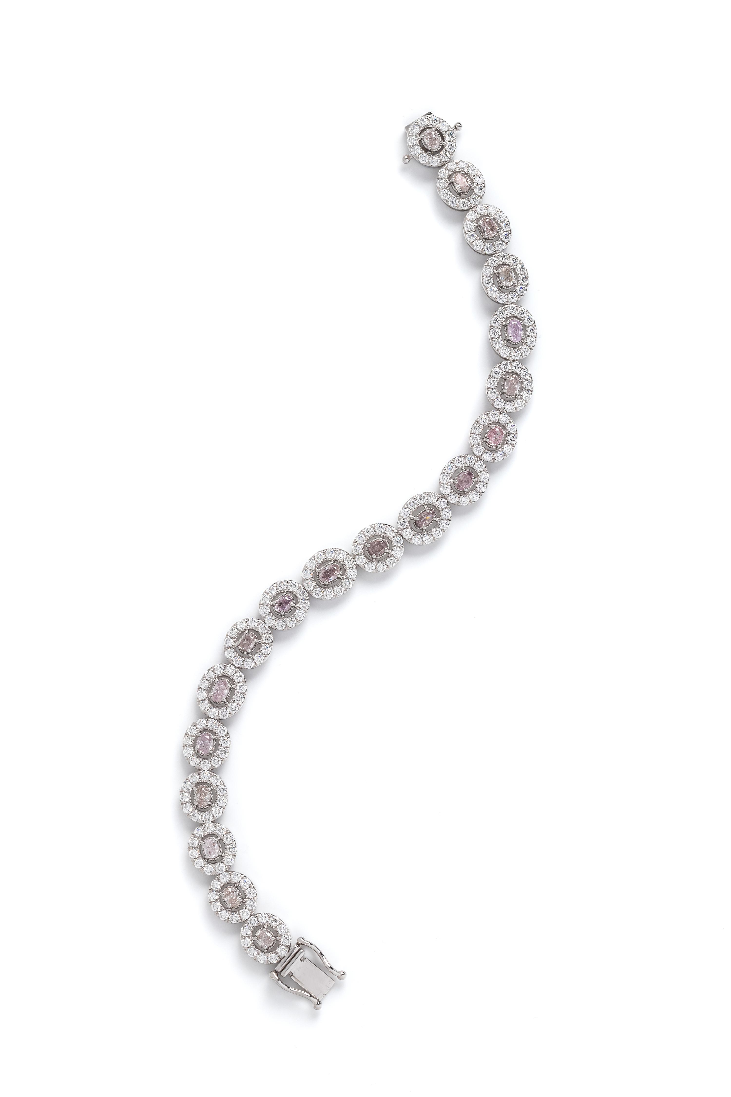 COLORED DIAMOND AND DIAMOND BRACELET