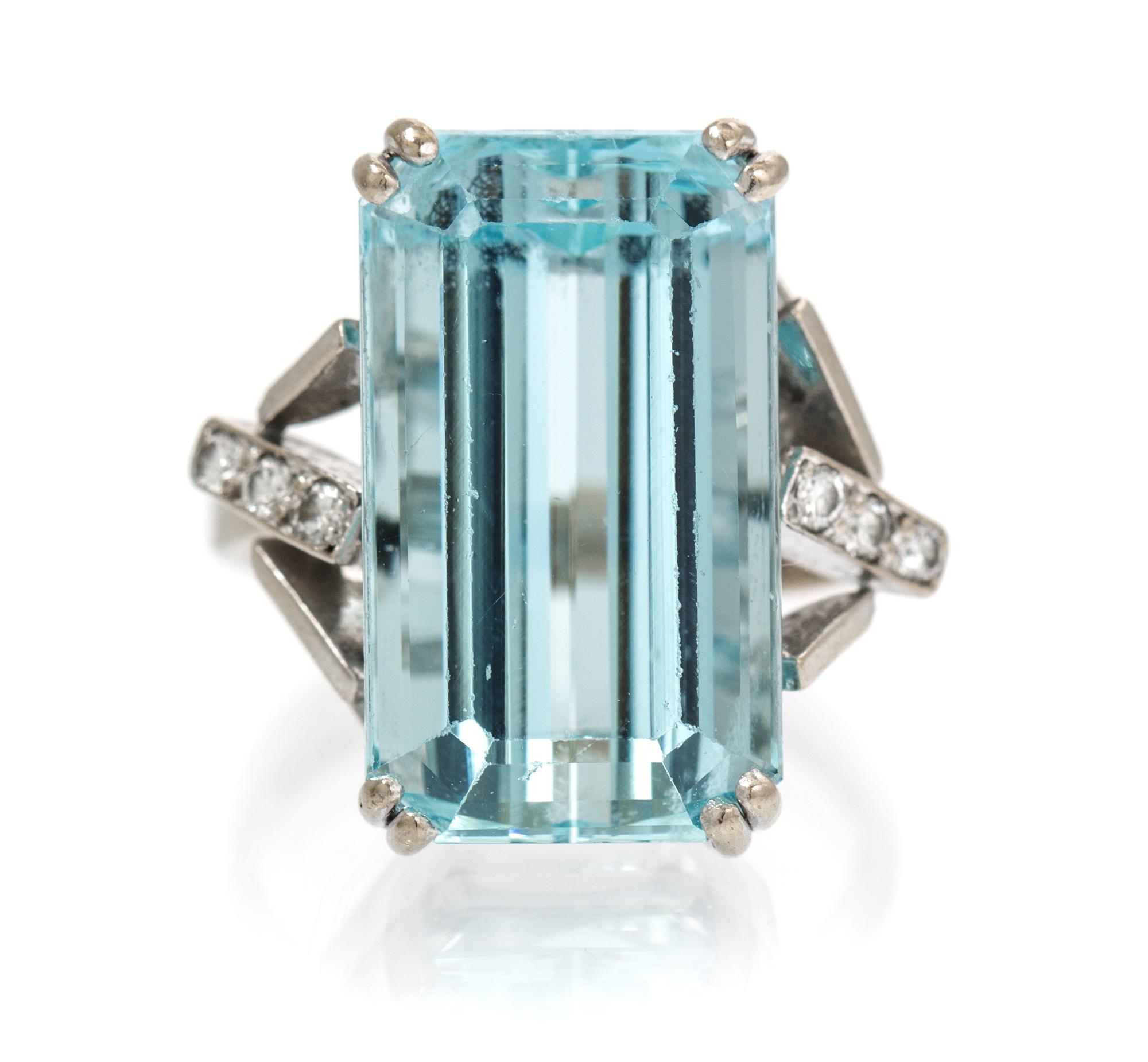 An 18 Karat White Gold, Aquamarine and Diamond Ring, H. Stern, 5.40 dwts.