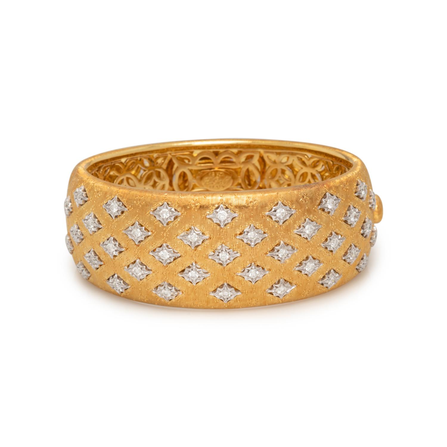 YELLOW GOLD AND DIAMOND BANGLE BRACELET