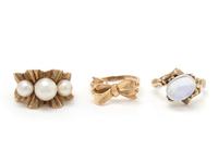 COLLECTION OF YELLOW GOLD RINGS