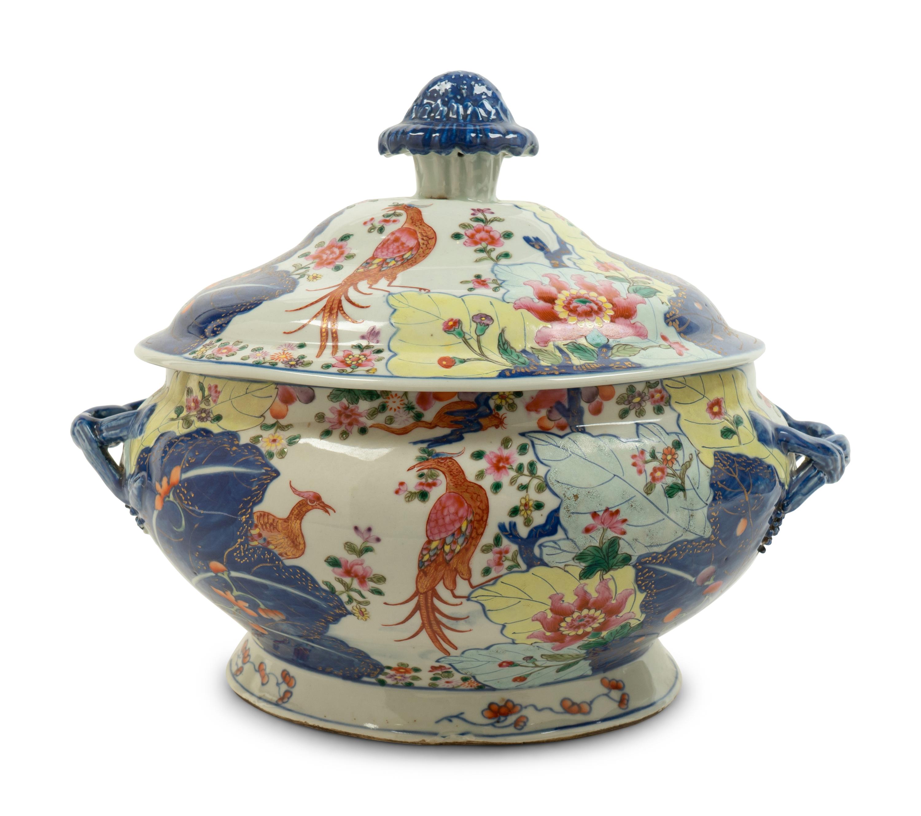 A Chinese Export Tobacco Leaf Porcelain Covered Tureen — 19TH CENTURY