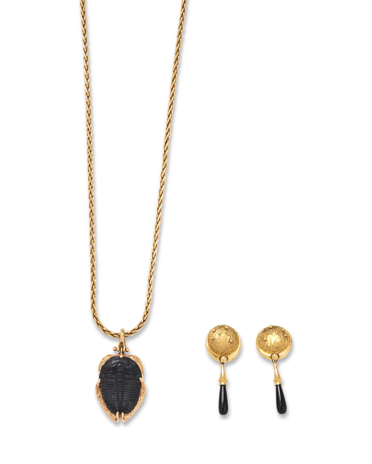COLLECTION OF YELLOW GOLD JEWELRY