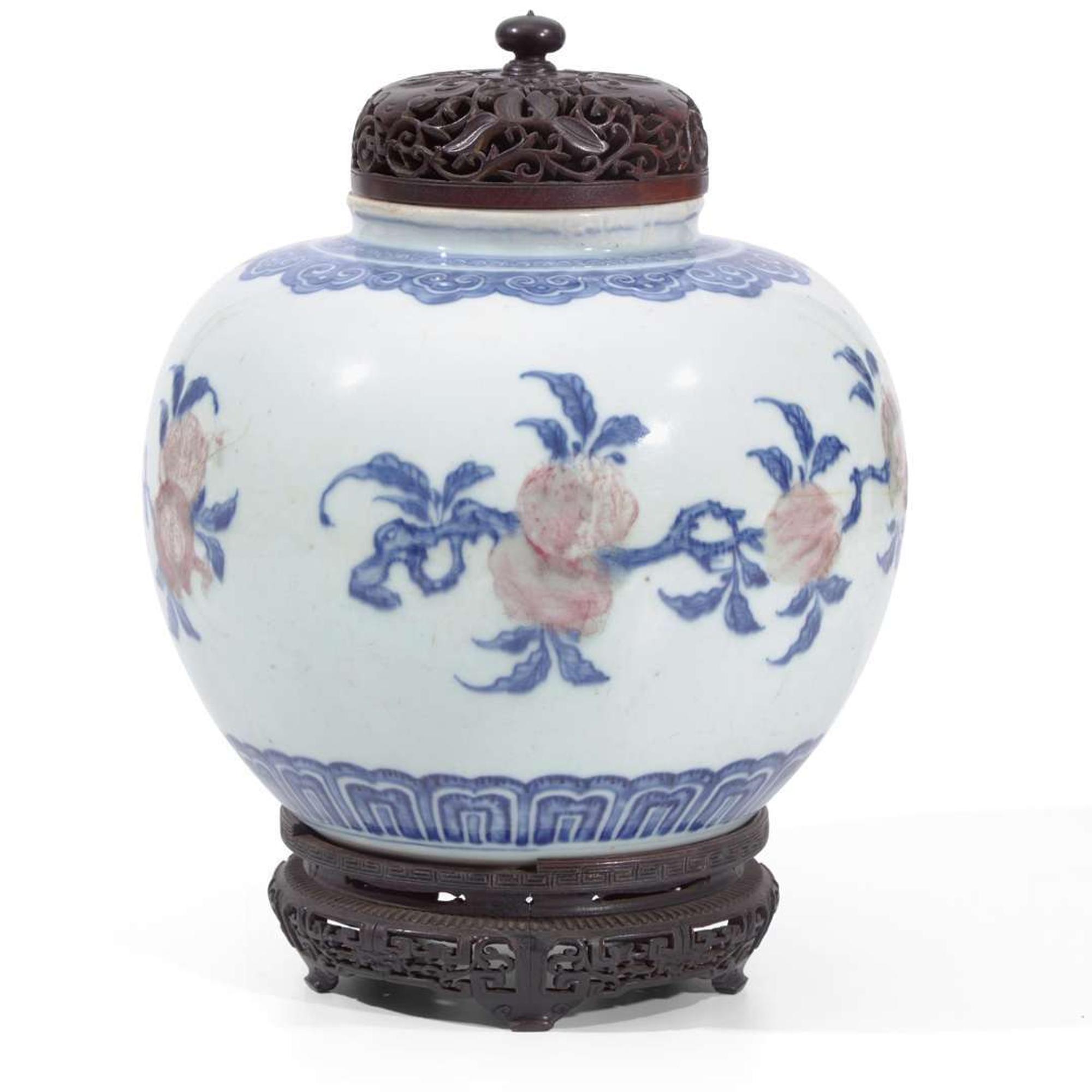 A Chinese underglaze blue and red porcelain jar 清花釉里红三多罐 18th century ????