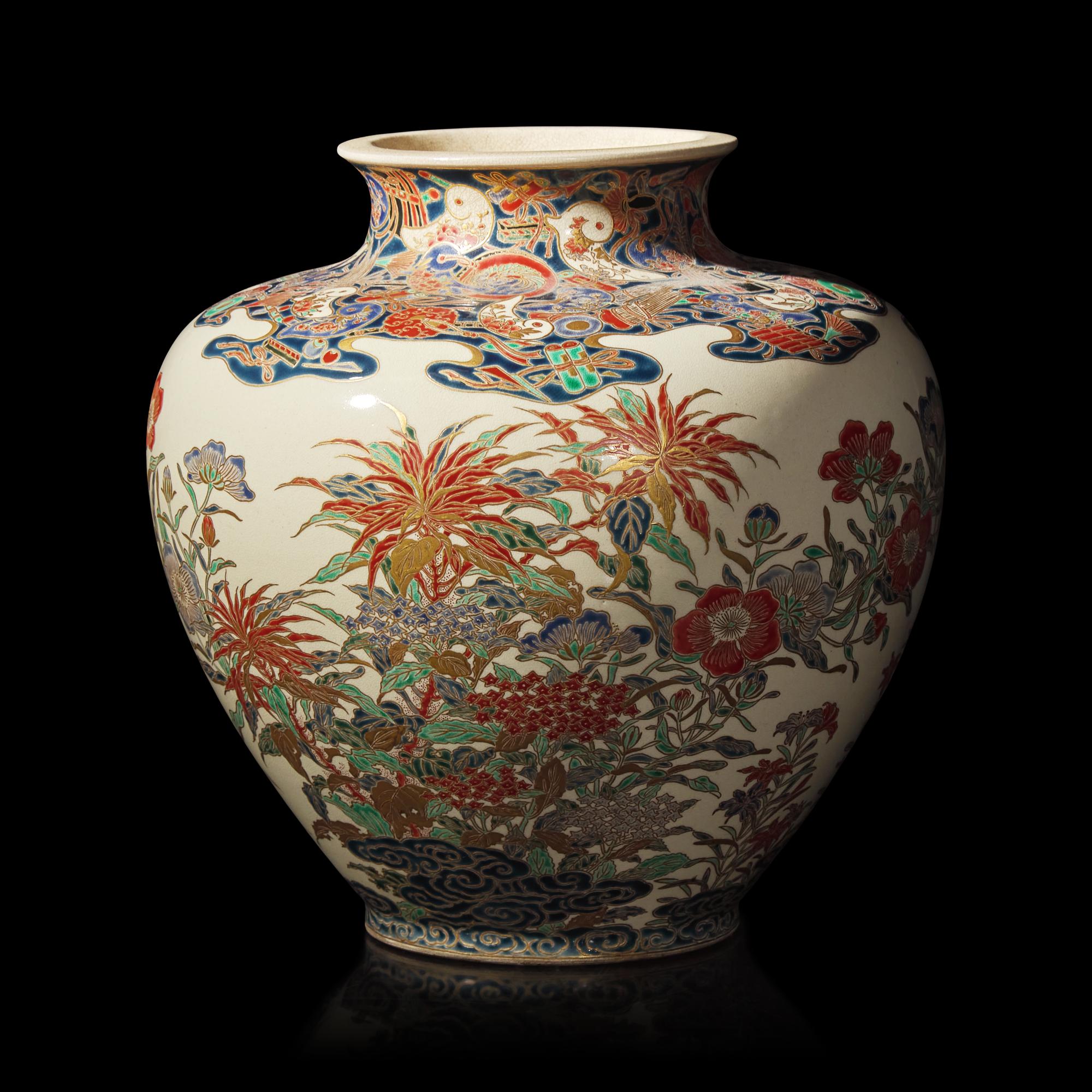 A Japanese "Gosu Blue"-Decorated Satsuma Vase, Tawara Koseki, Meiji Period 日本明治時期 薩摩燒花卉紋賞瓶
