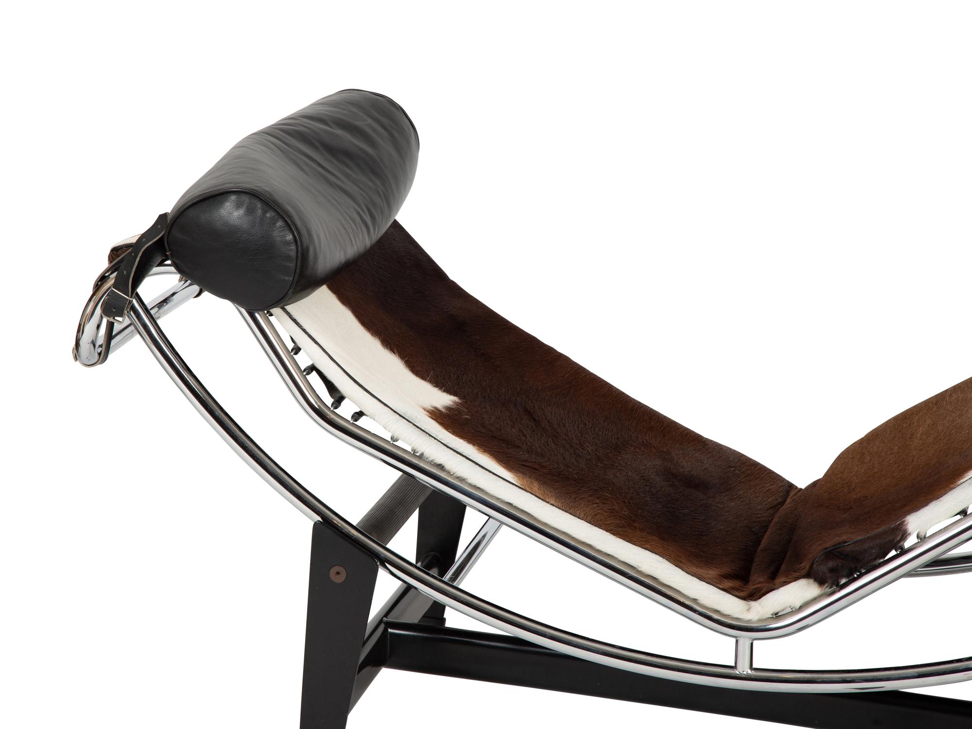 A Le Corbusier Style LC4 Chaise Lounge — 20TH CENTURY