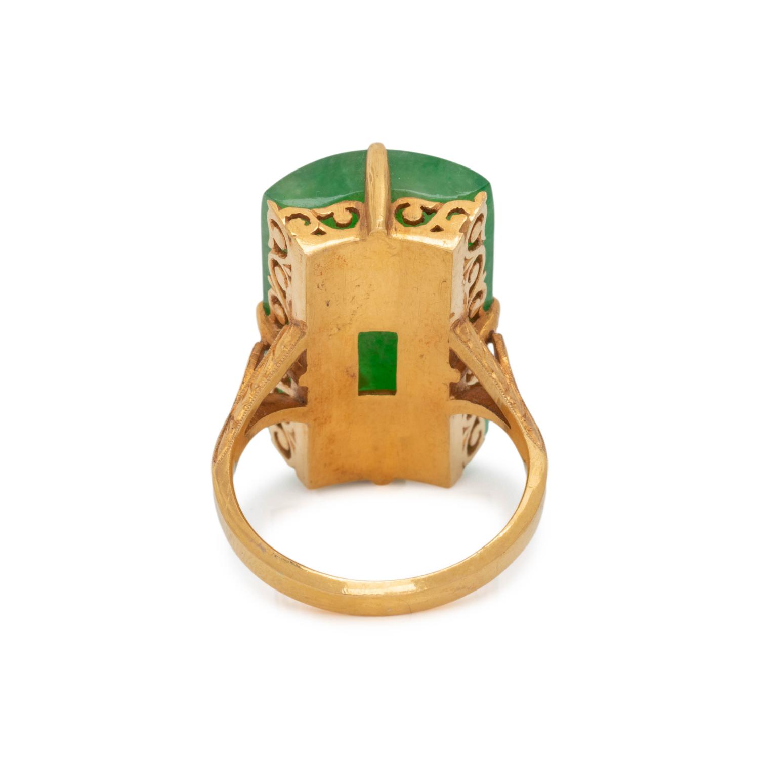 YELLOW GOLD AND JADE RING