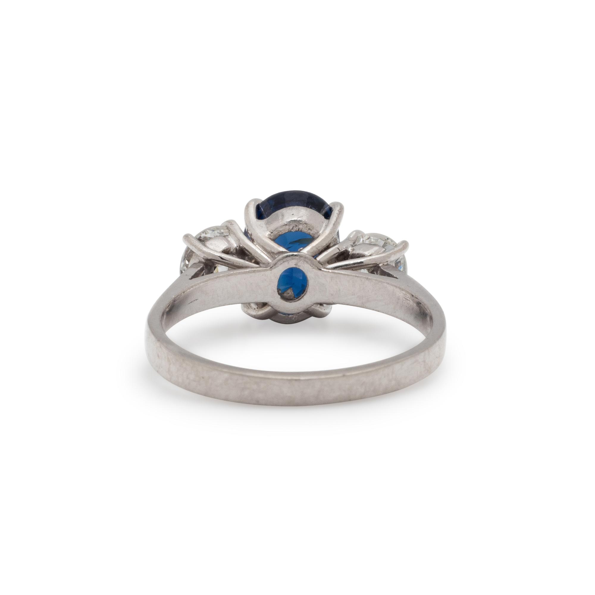 SAPPHIRE AND DIAMOND RING