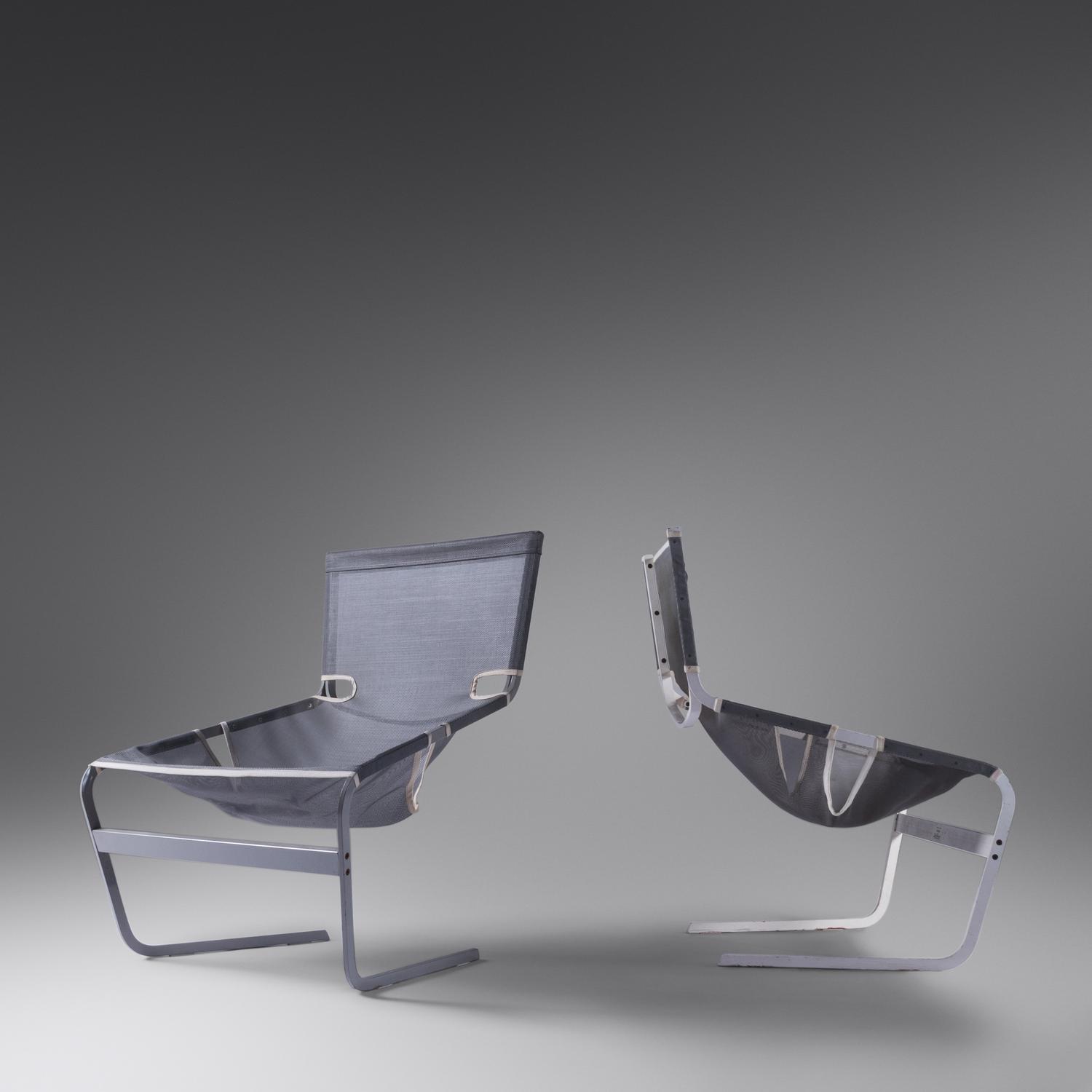 Pair of Lounge Chairs, model F-444 Artifort, Netherlands