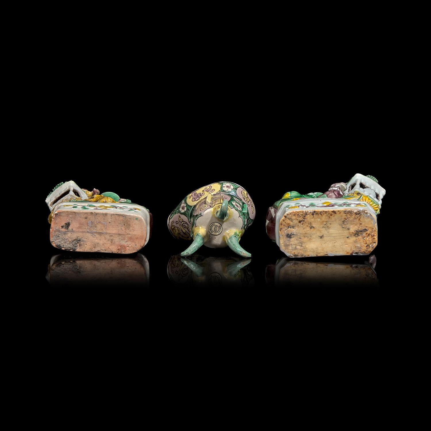A Pair of Small Famille Verte 'Buddhist Lions' Vases and a Libation Cup, Kangxi Period 清康熙 五彩 來通杯及 獅子一對