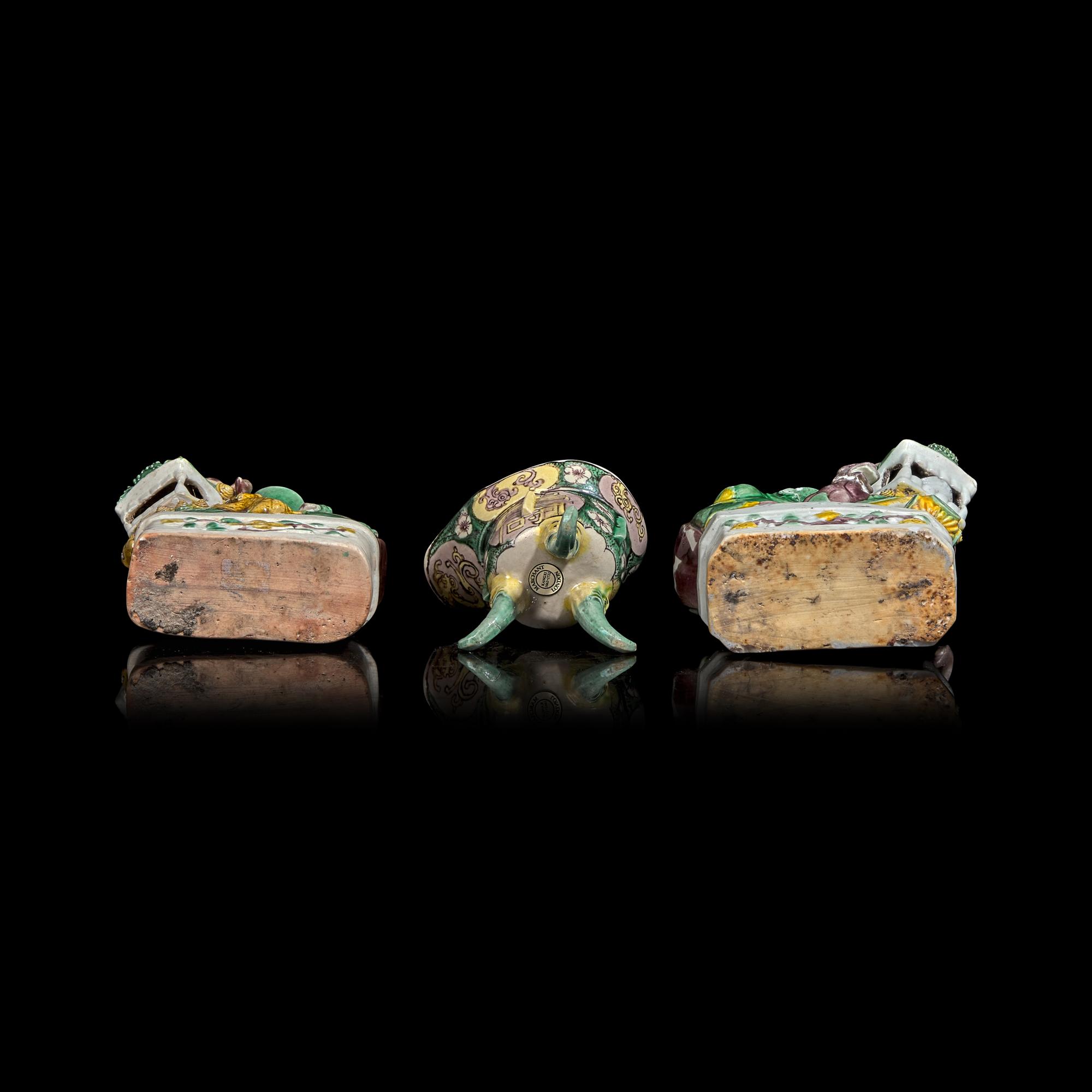 A Pair of Small Famille Verte 'Buddhist Lions' Vases and a Libation Cup, Kangxi Period 清康熙 五彩 來通杯及 獅子一對