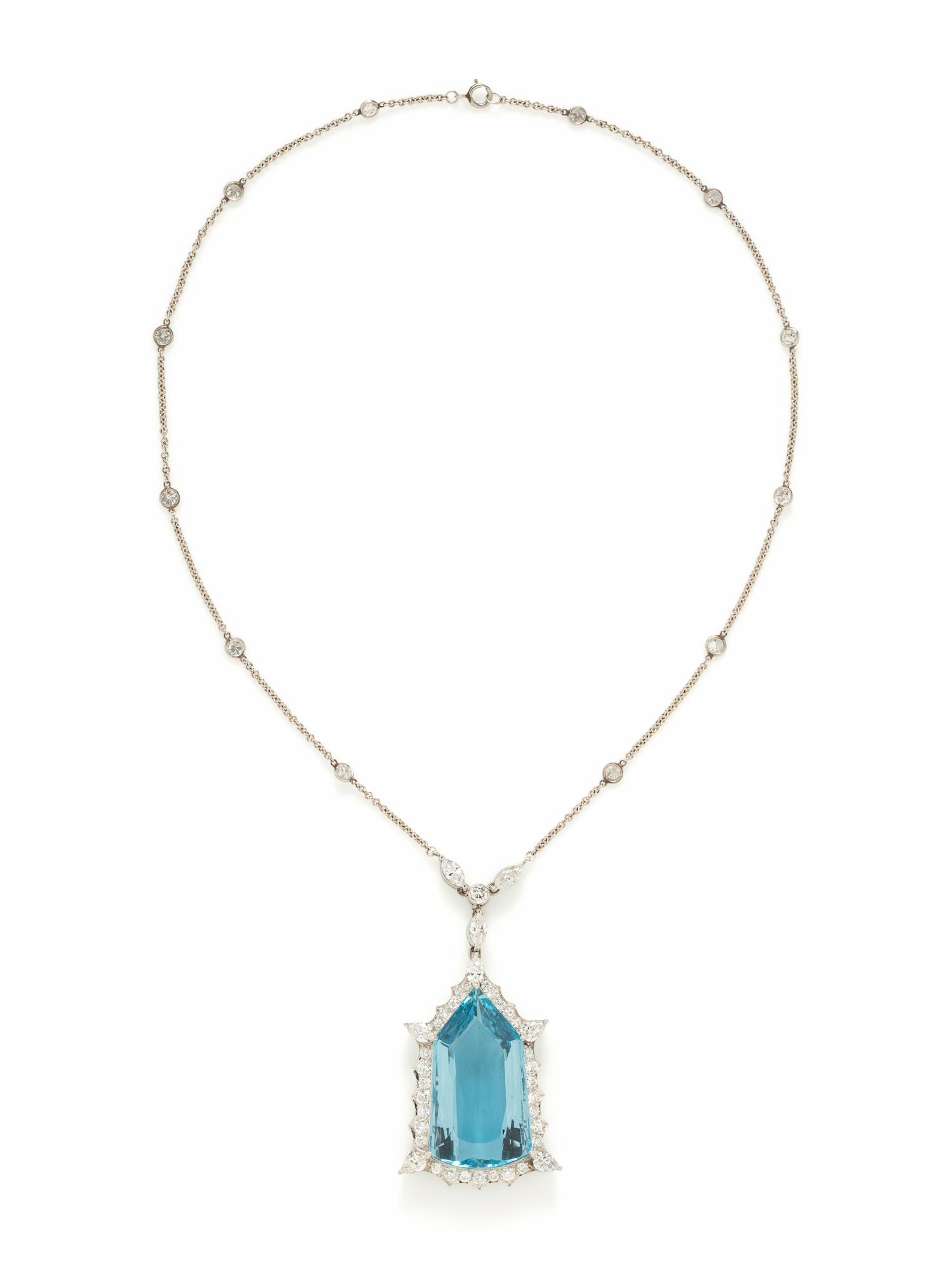 AQUAMARINE AND DIAMOND PENDANT NECKLACE